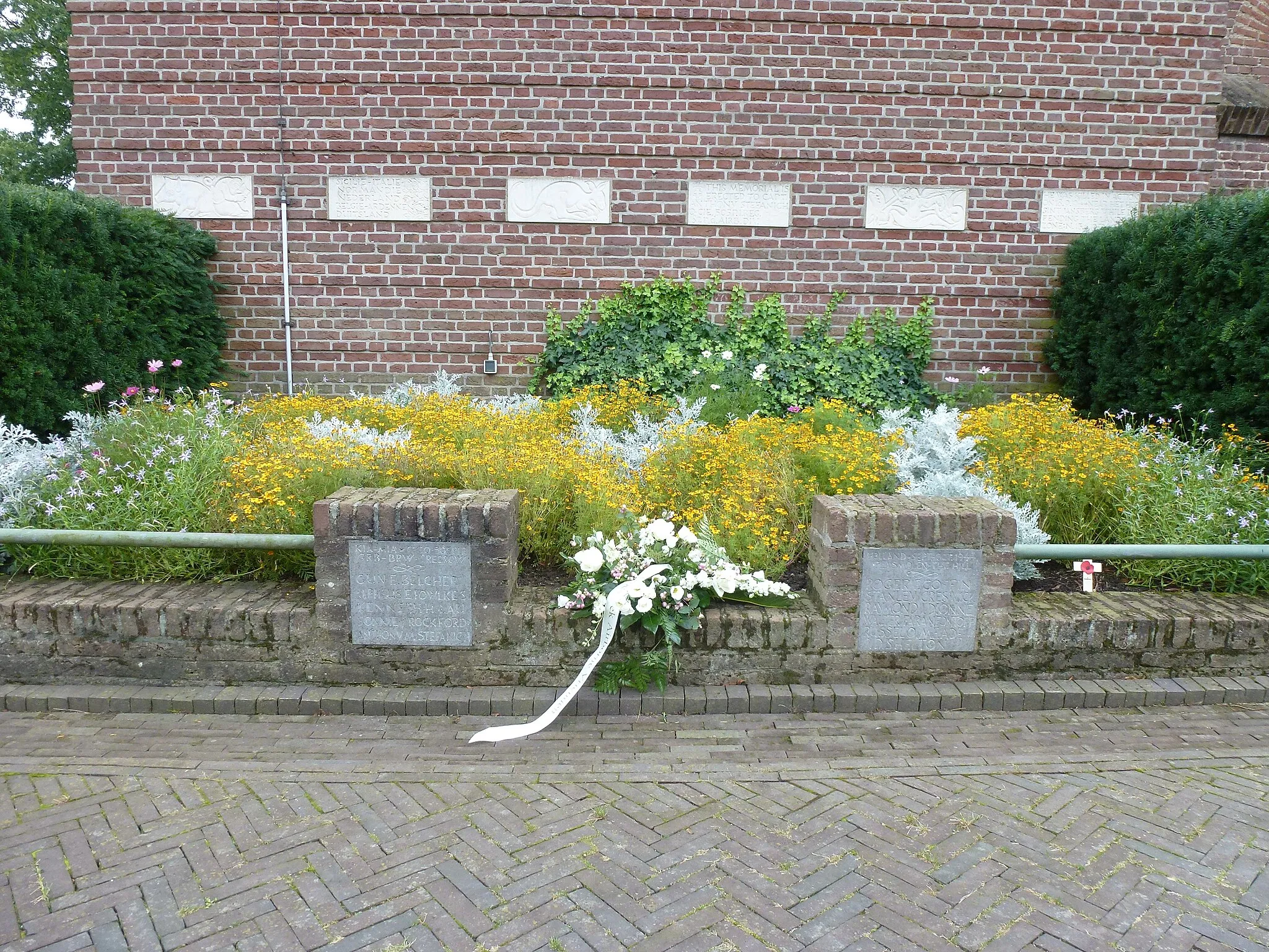 Photo showing: Groesbeek (NL) Breedeweg, oorlogsmonument bij kerk