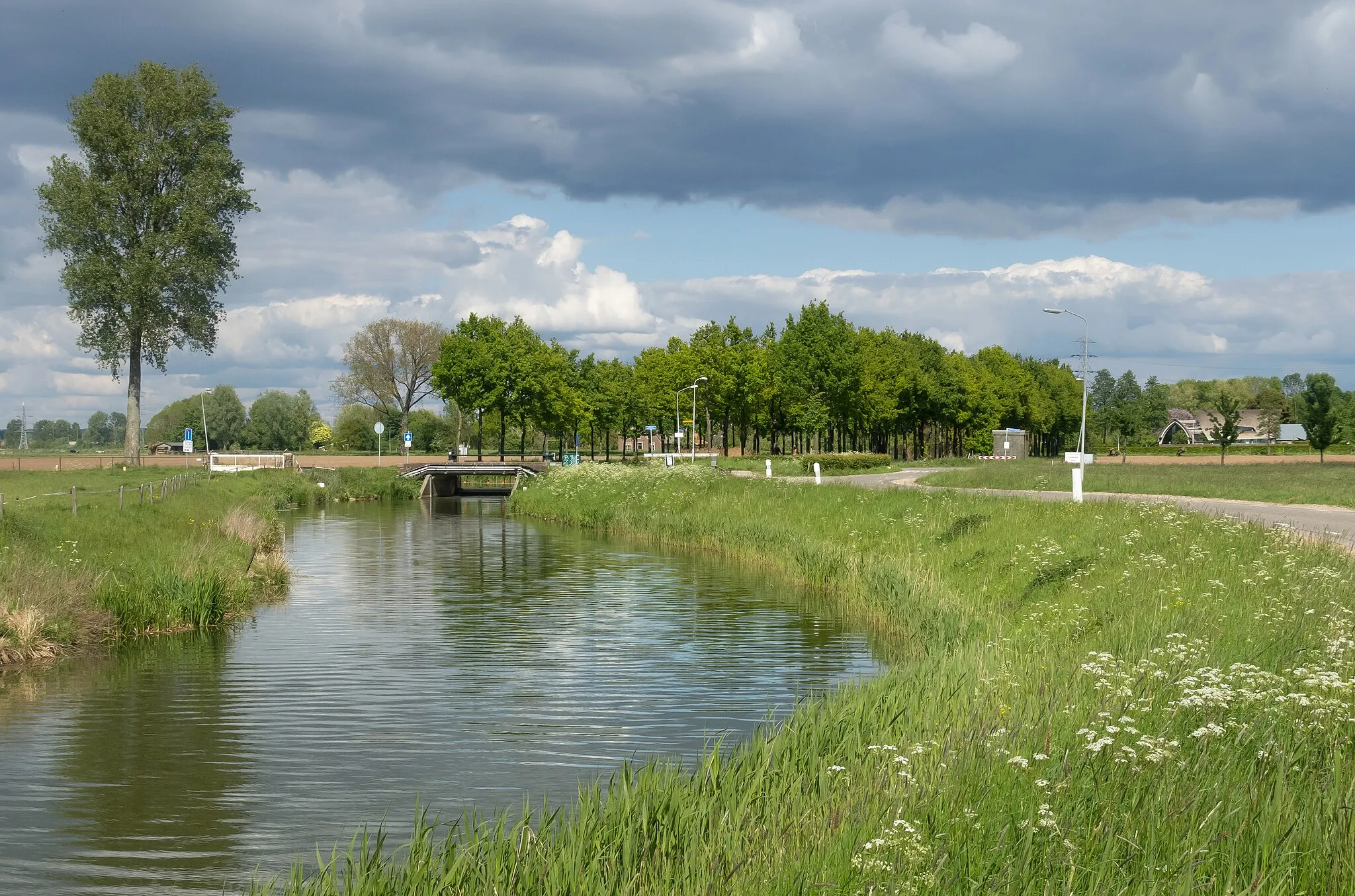 Photo showing: Elst, river (de Linge) near the bridge  (Raaijebrug)
