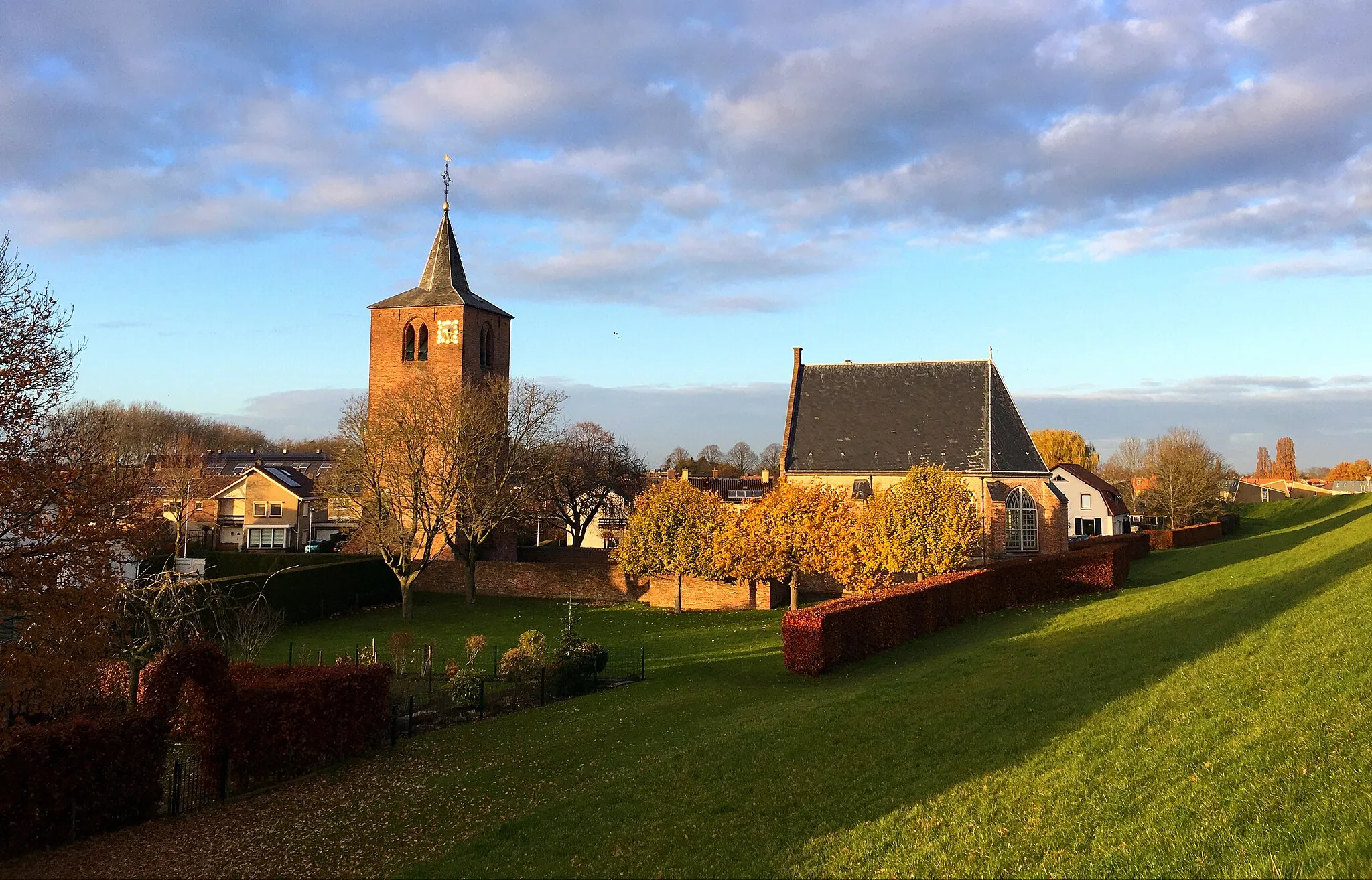 Photo showing: De hervormde kerk van Gendt nabij de Waaldijk (Gendt, Lingewaard, Gelderland).
