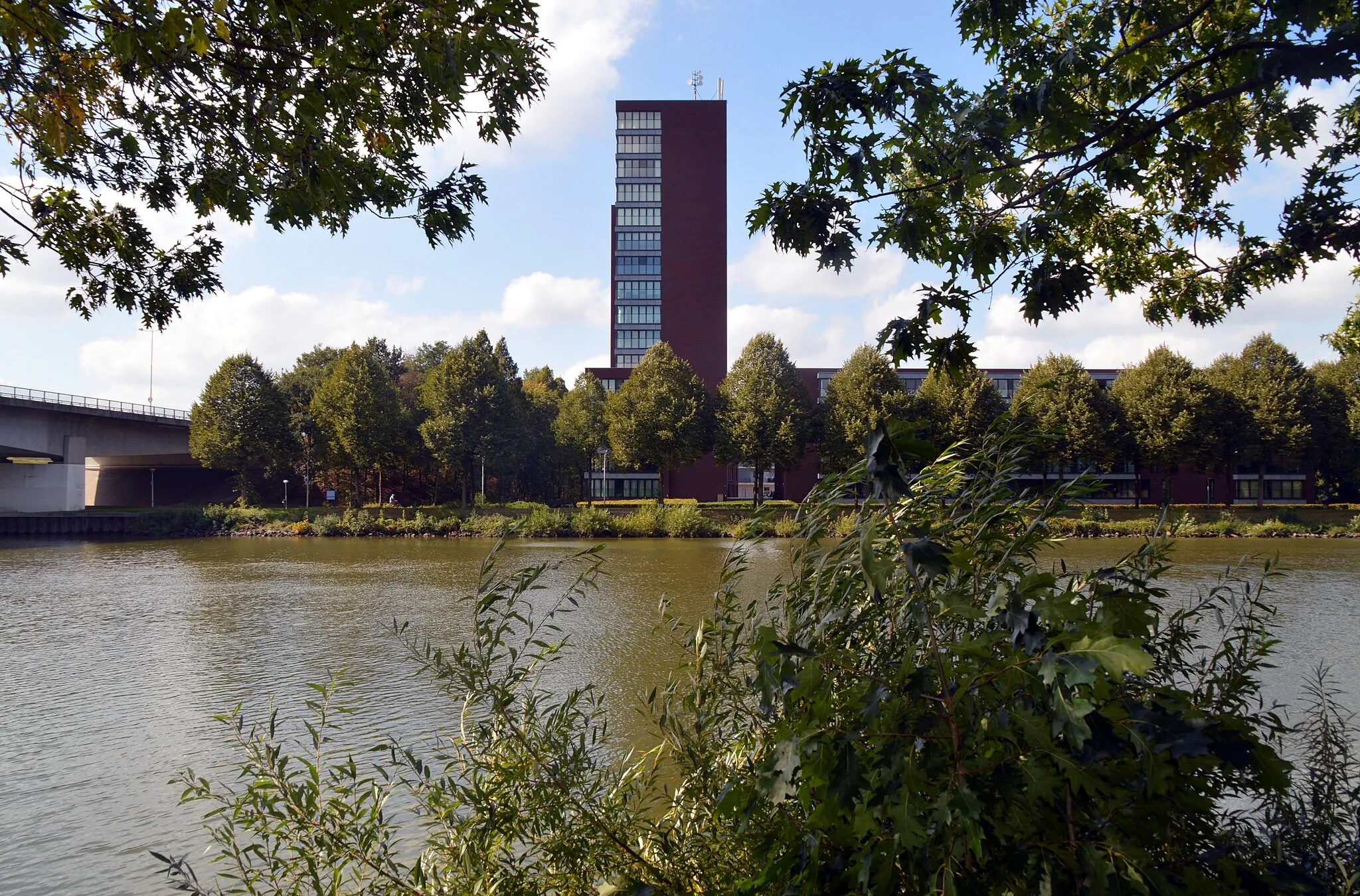 Photo showing: The apartment complex Draaiom, De Kamp, Lindenholt, Nijmegen