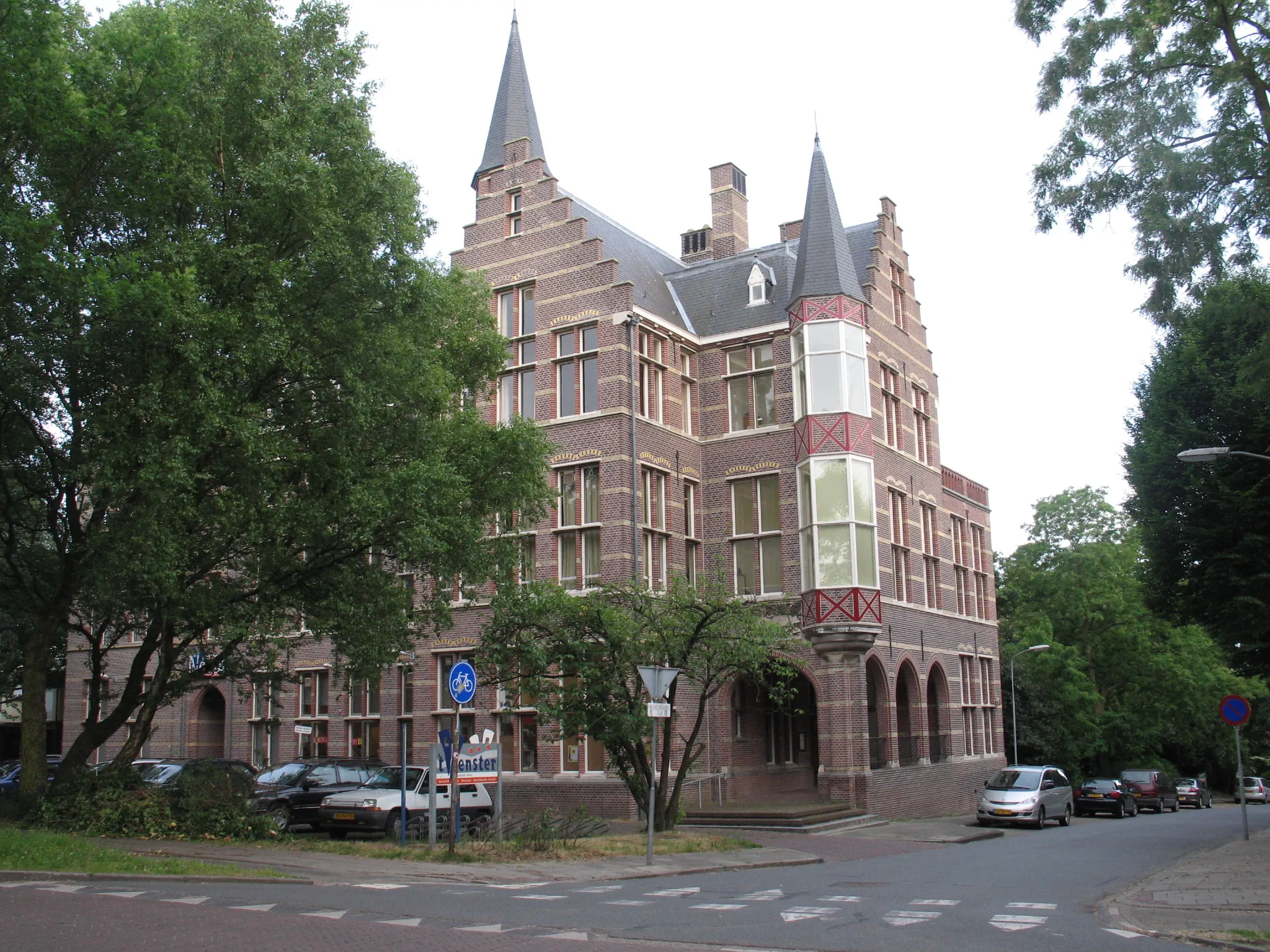 Photo showing: Rijksmonument in Wageningen

't Venster, voormalige school, Wilhelminaweg 1