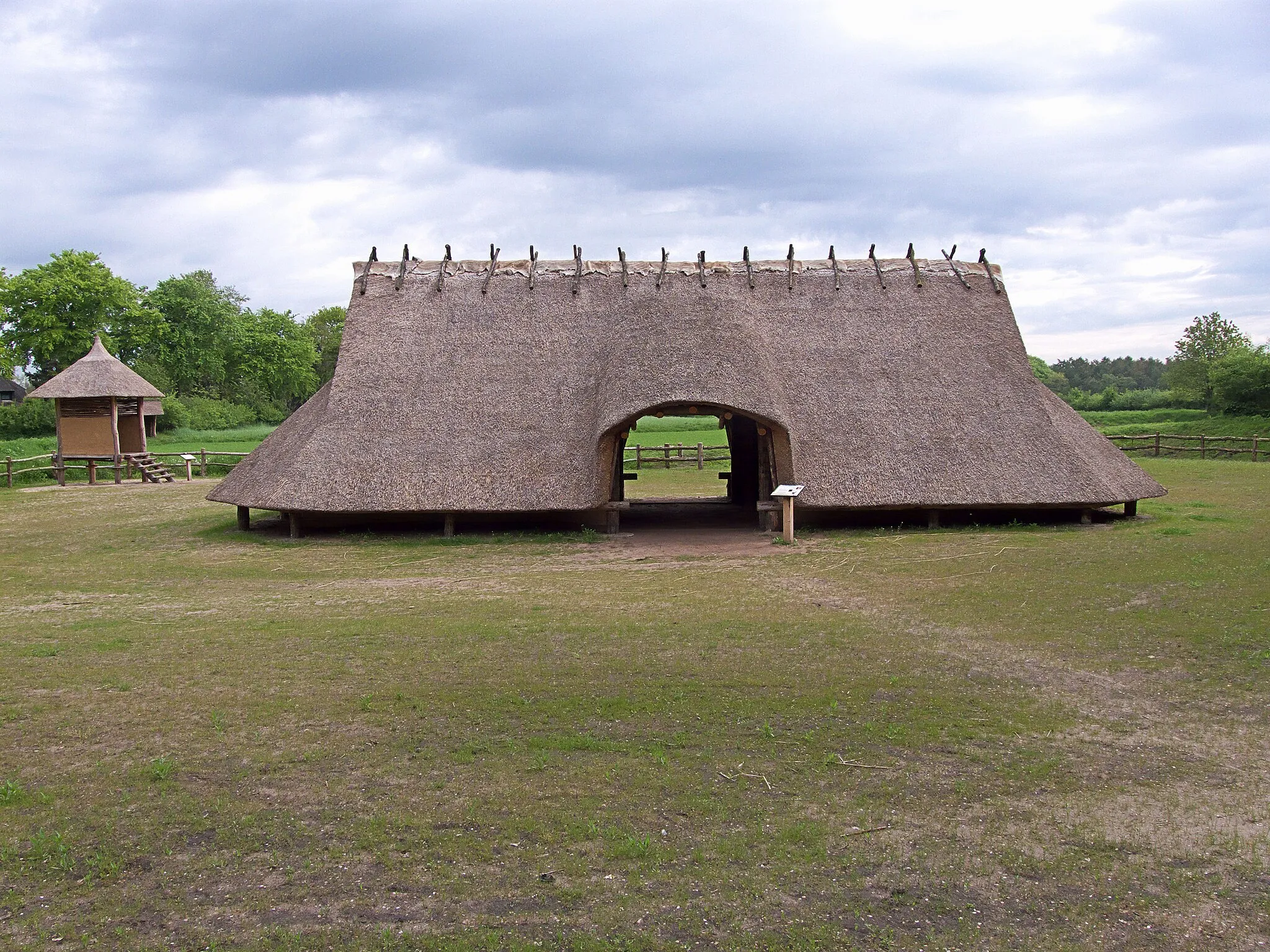 Photo showing: Boerderij uit de ijzertijd bij het Wekeromse Zand