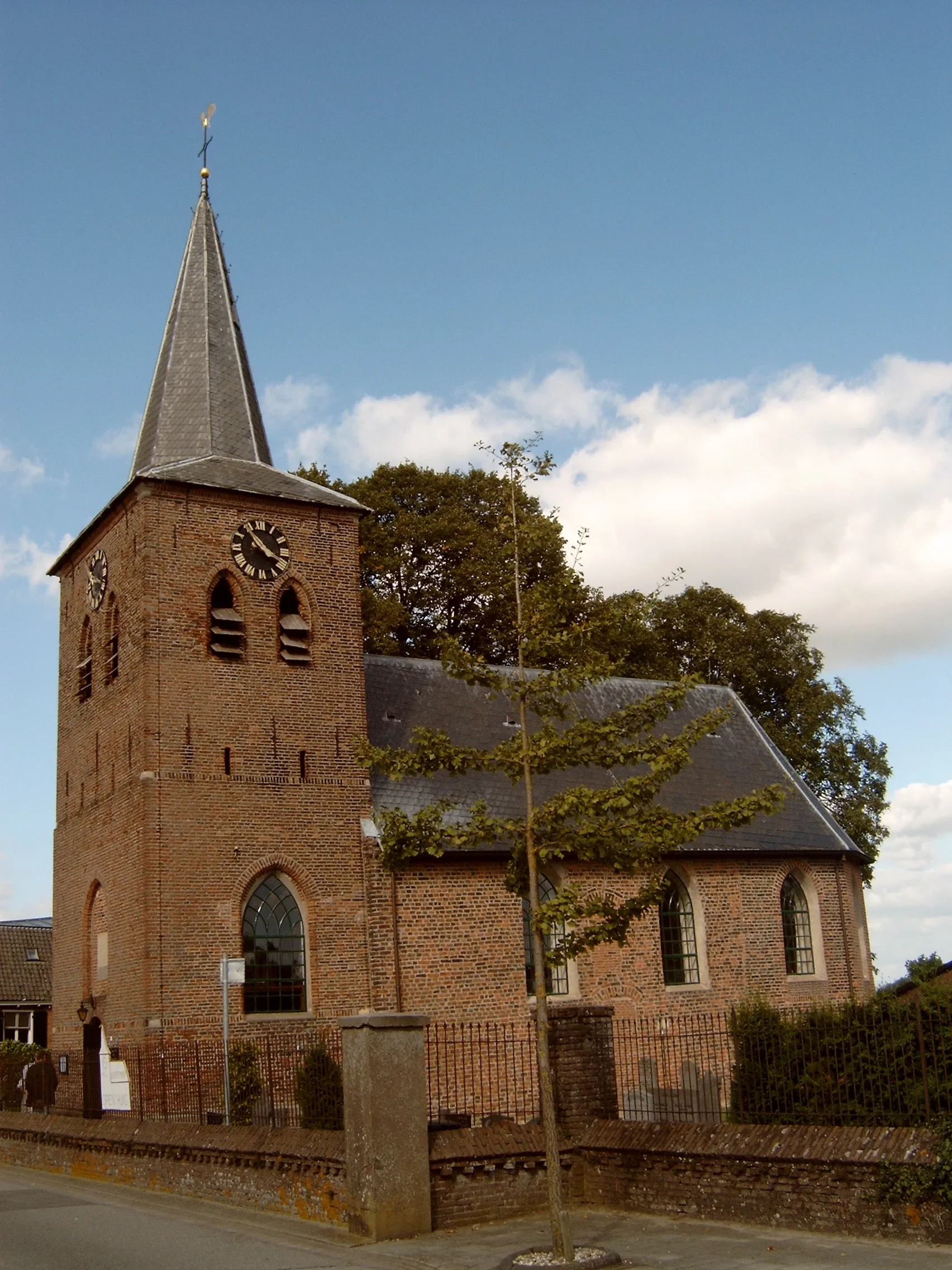 Photo showing: Lathum, kerk