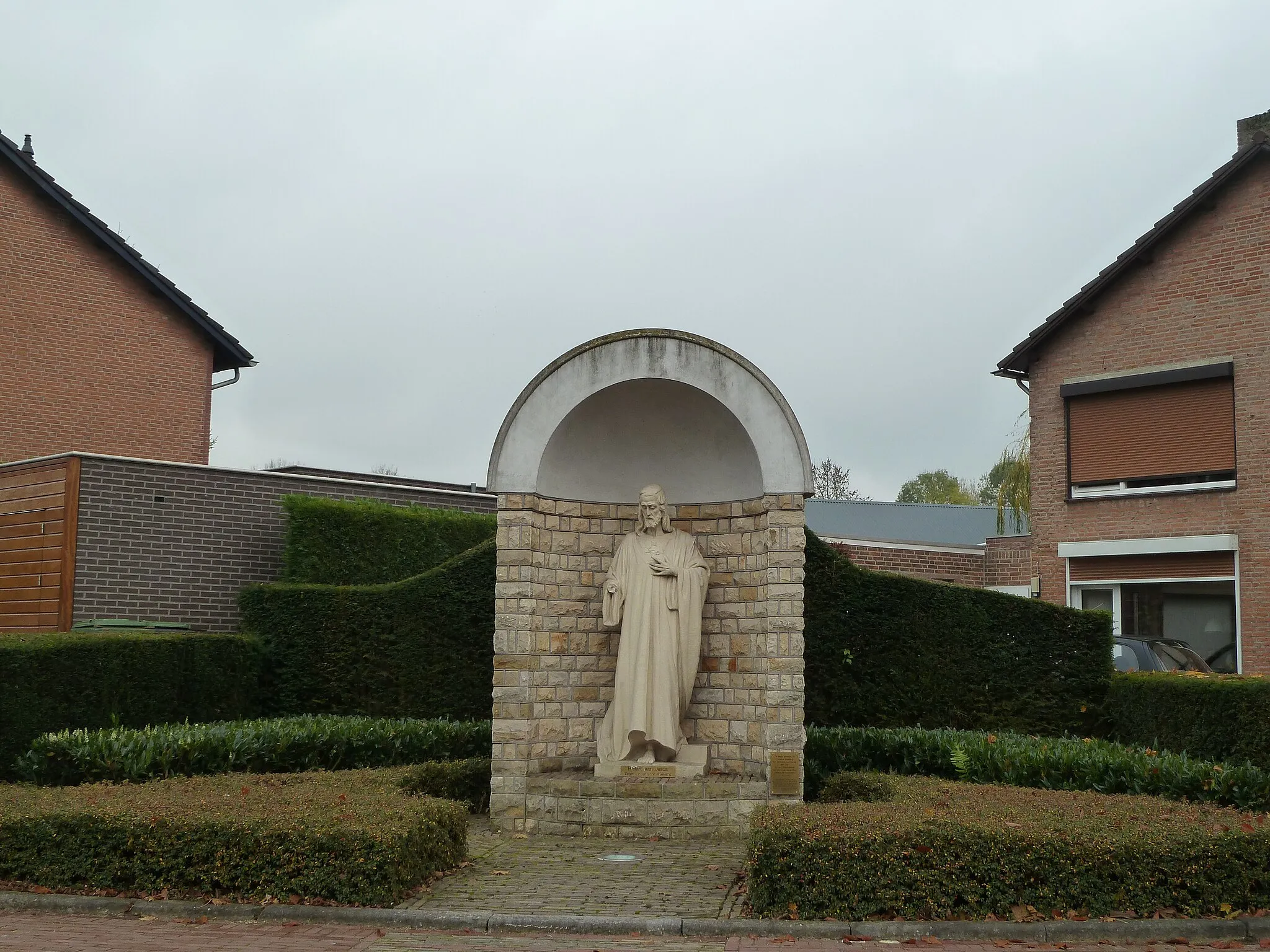 Photo showing: Statue at crossing Raadhuisstraat-Klimmenerweg, Hulsberg, Limburg, the Netherlands