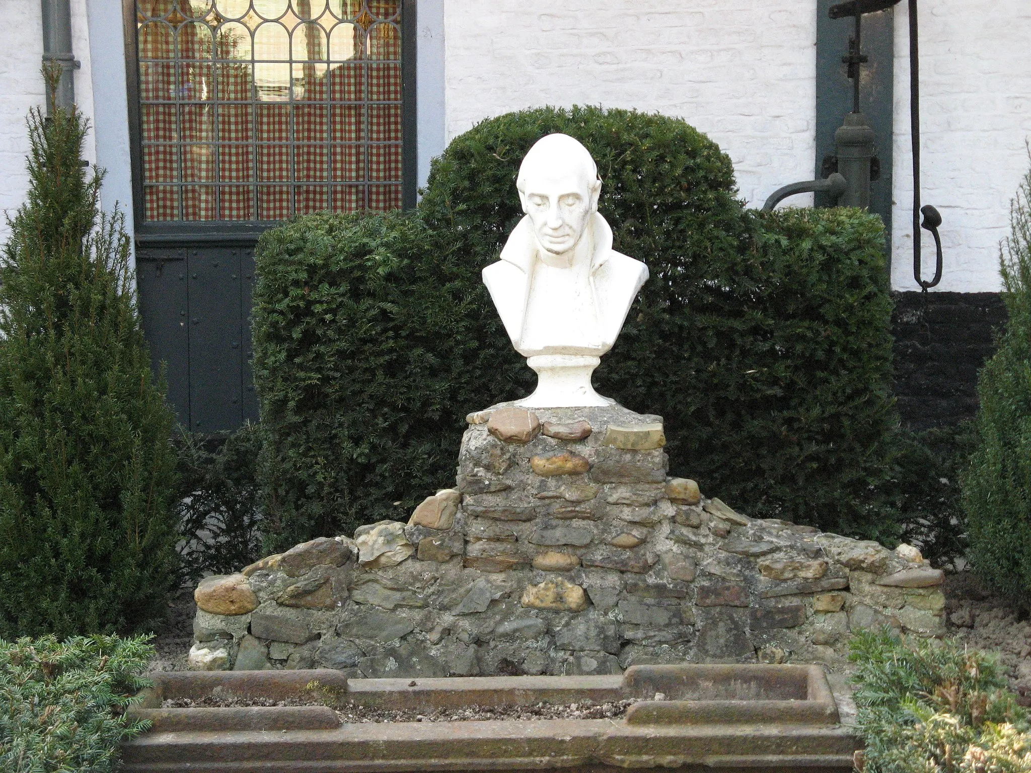 Photo showing: Foto van buste Pater Karel in Munstergeleen