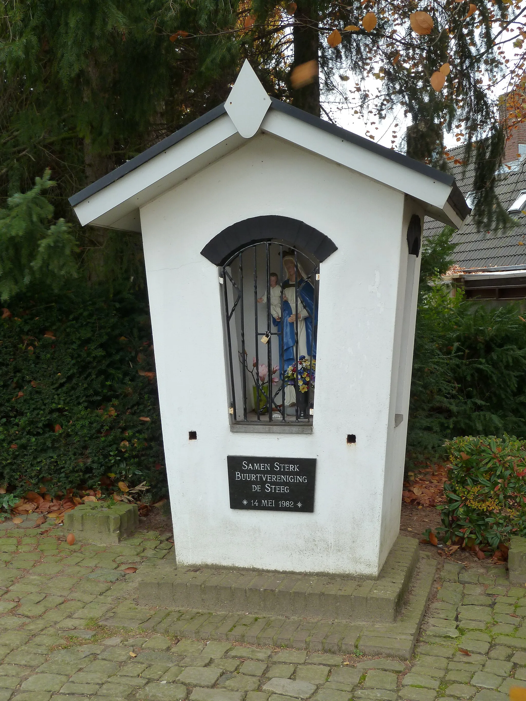 Photo showing: Chapel at crossing De Sauveursstraat-Blockhuijsstraat, Ulestraten, Limburg, the Netherlands