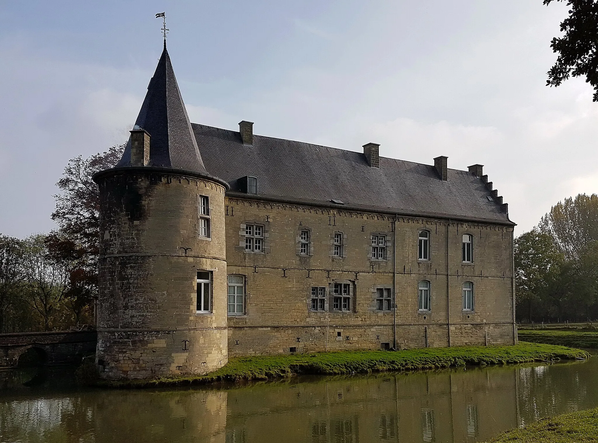 Photo showing: View of Rivieren Castle in Voerendaal, South Limburg, the Netherlands.
