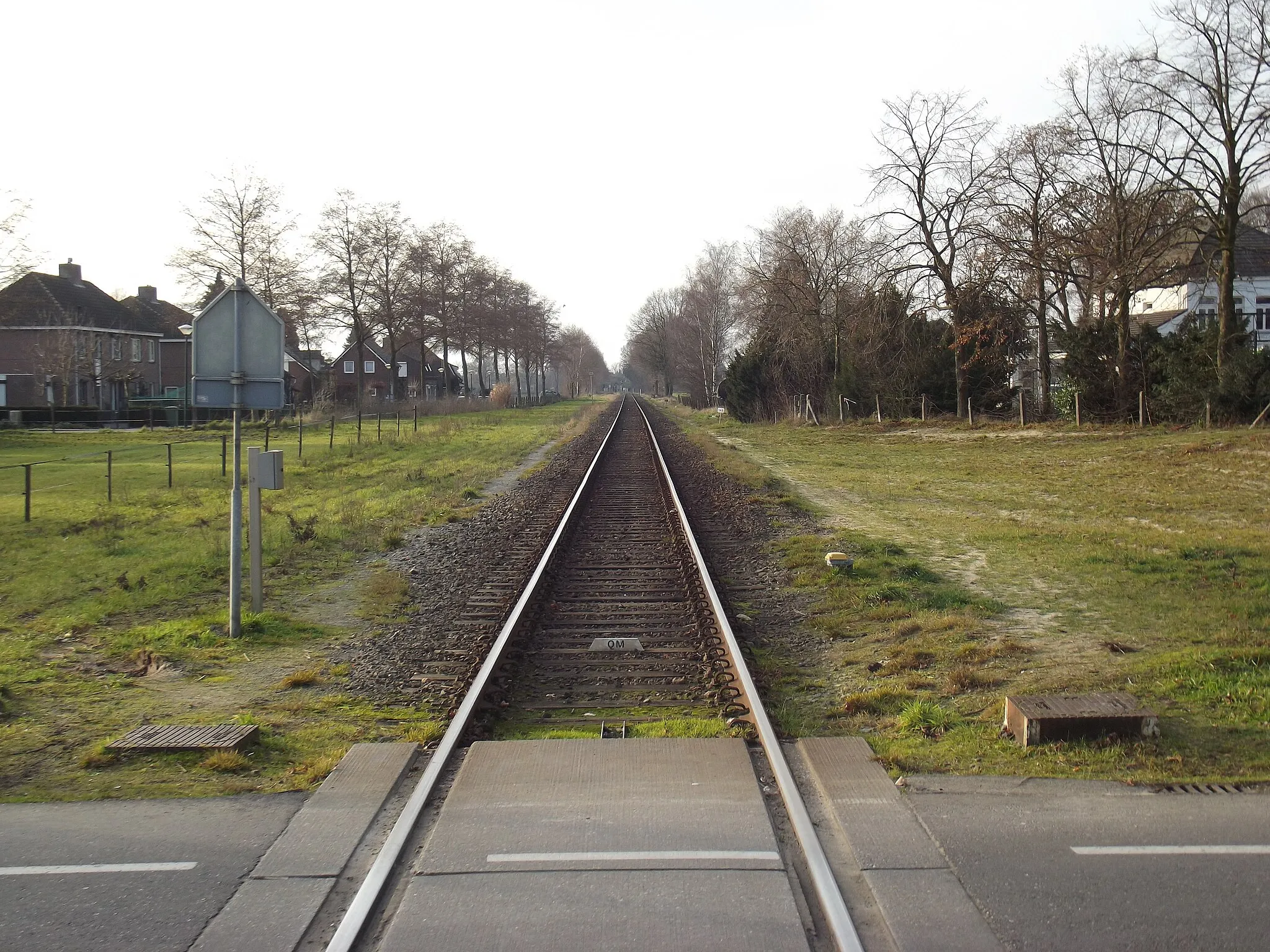 Photo showing: Spoorlijn Hamont - Budel gezien vanaf spoorwegovergang Budel-Schoot richting België.