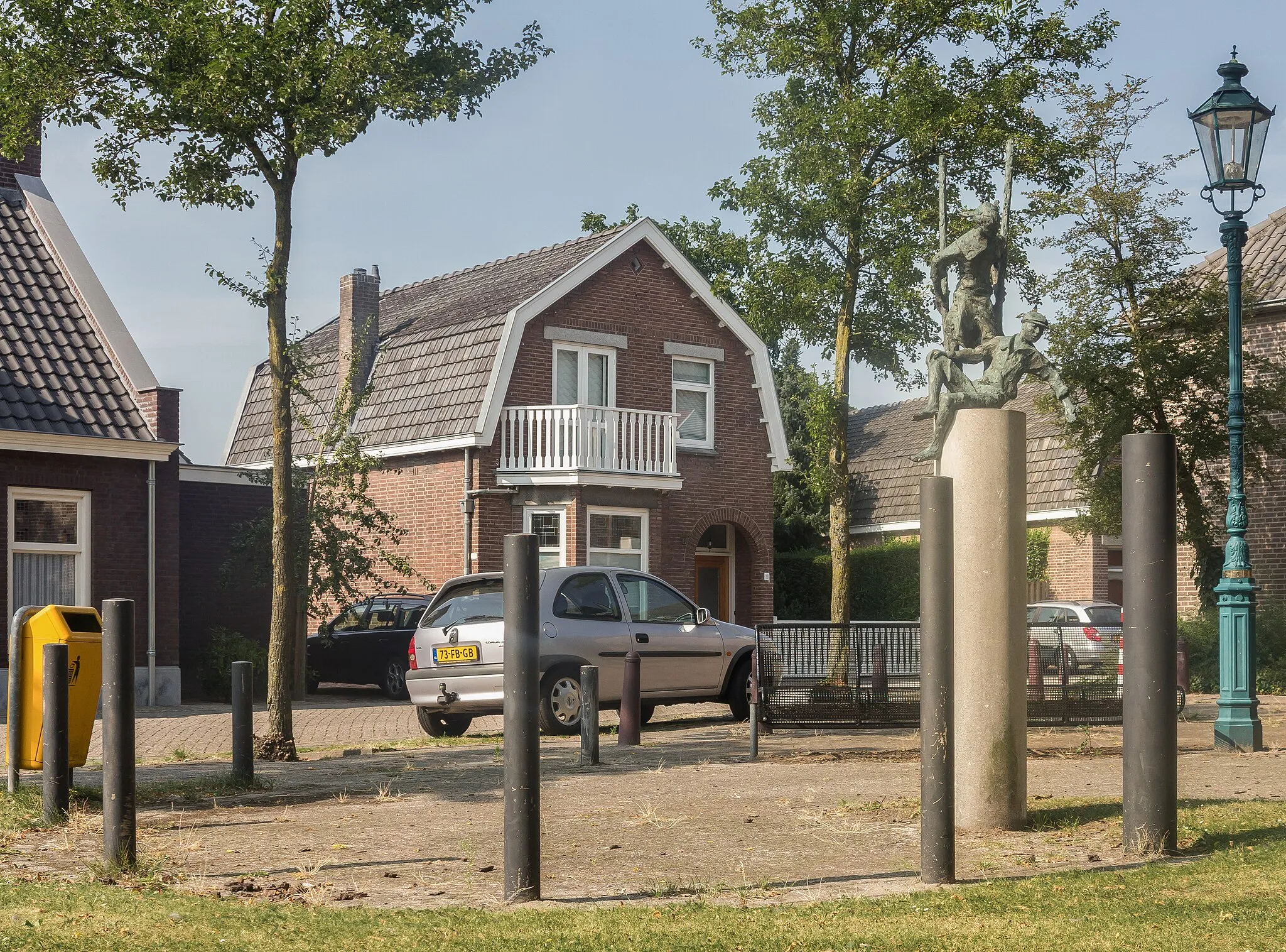 Photo showing: Loon op Zand, sculpture