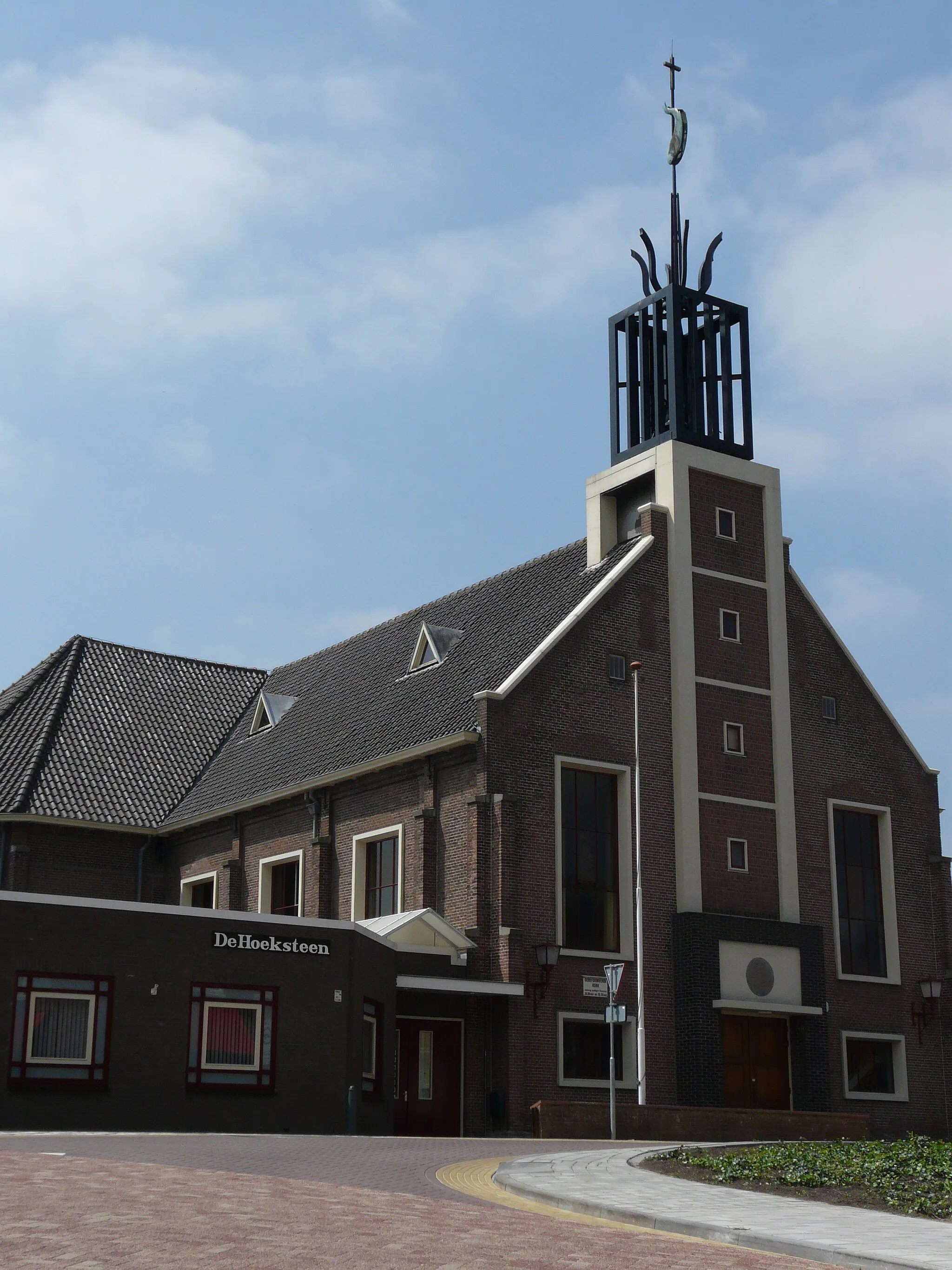Photo showing: Zicht op een deel van de Gereformeerde Kerk Nieuwendijk, Kerkweg 3, 4255 GA Nieuwendijk