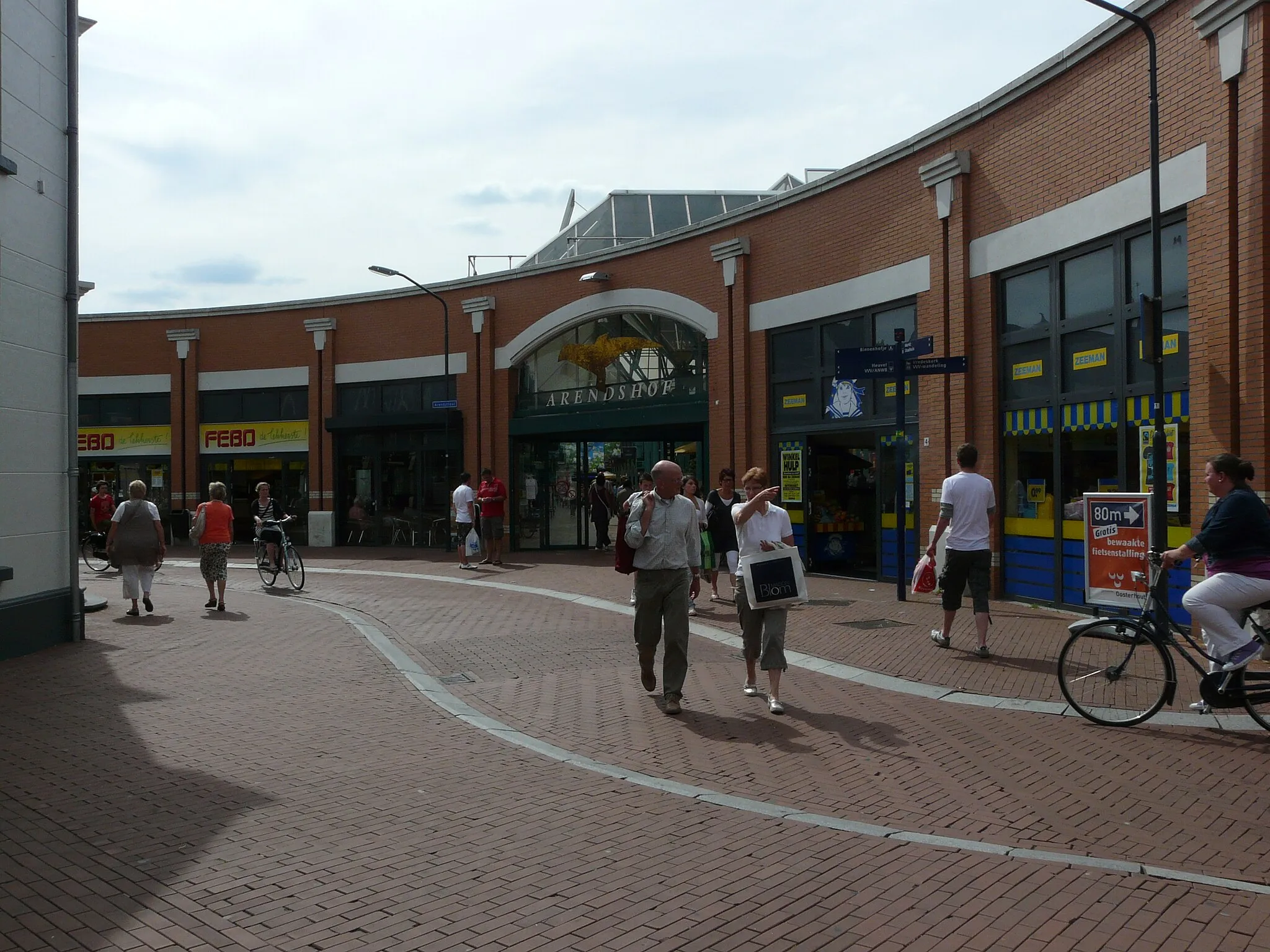 Photo showing: Zicht op een deel van het Winkelcentrum Arendshof in Oosterhout