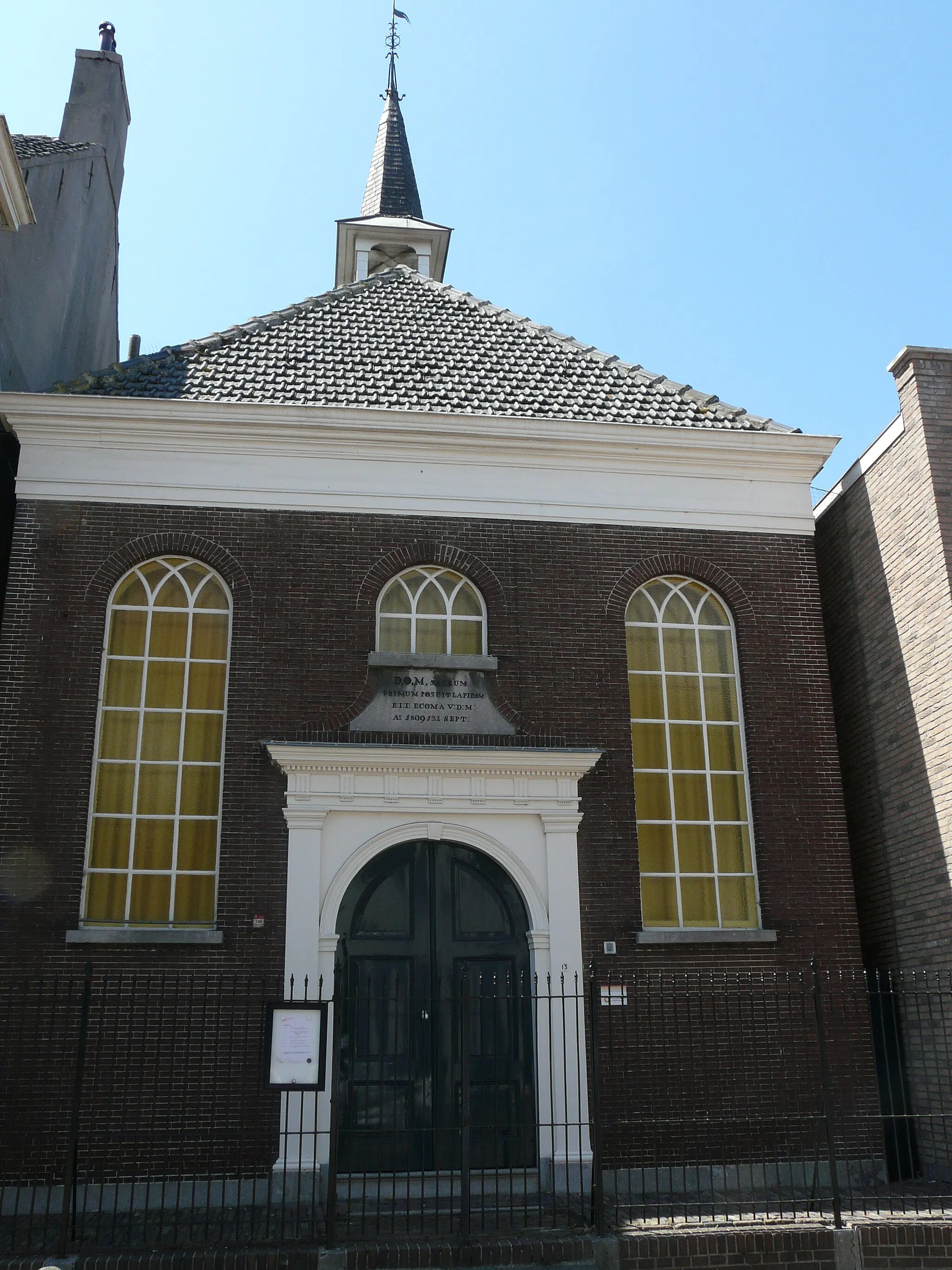 Photo showing: Zicht op een deel van de Hervormde kerk in de Dorpsstraat in Oud Gastel