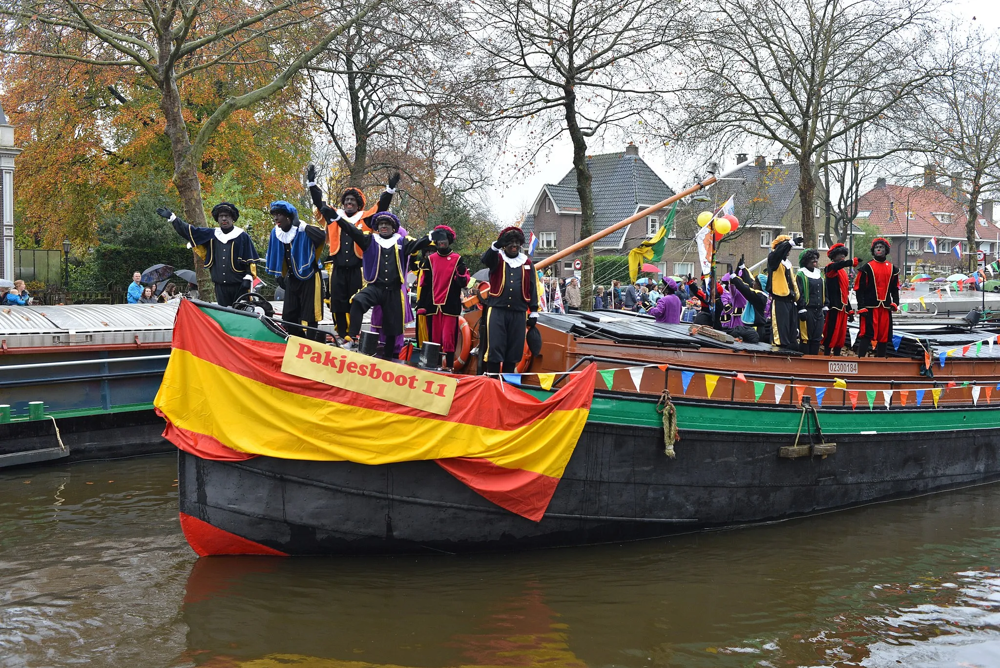 Photo showing: Entry parade of Sinterklaas (Saint Nicholas) in Veghel, North Brabant, Netherlands