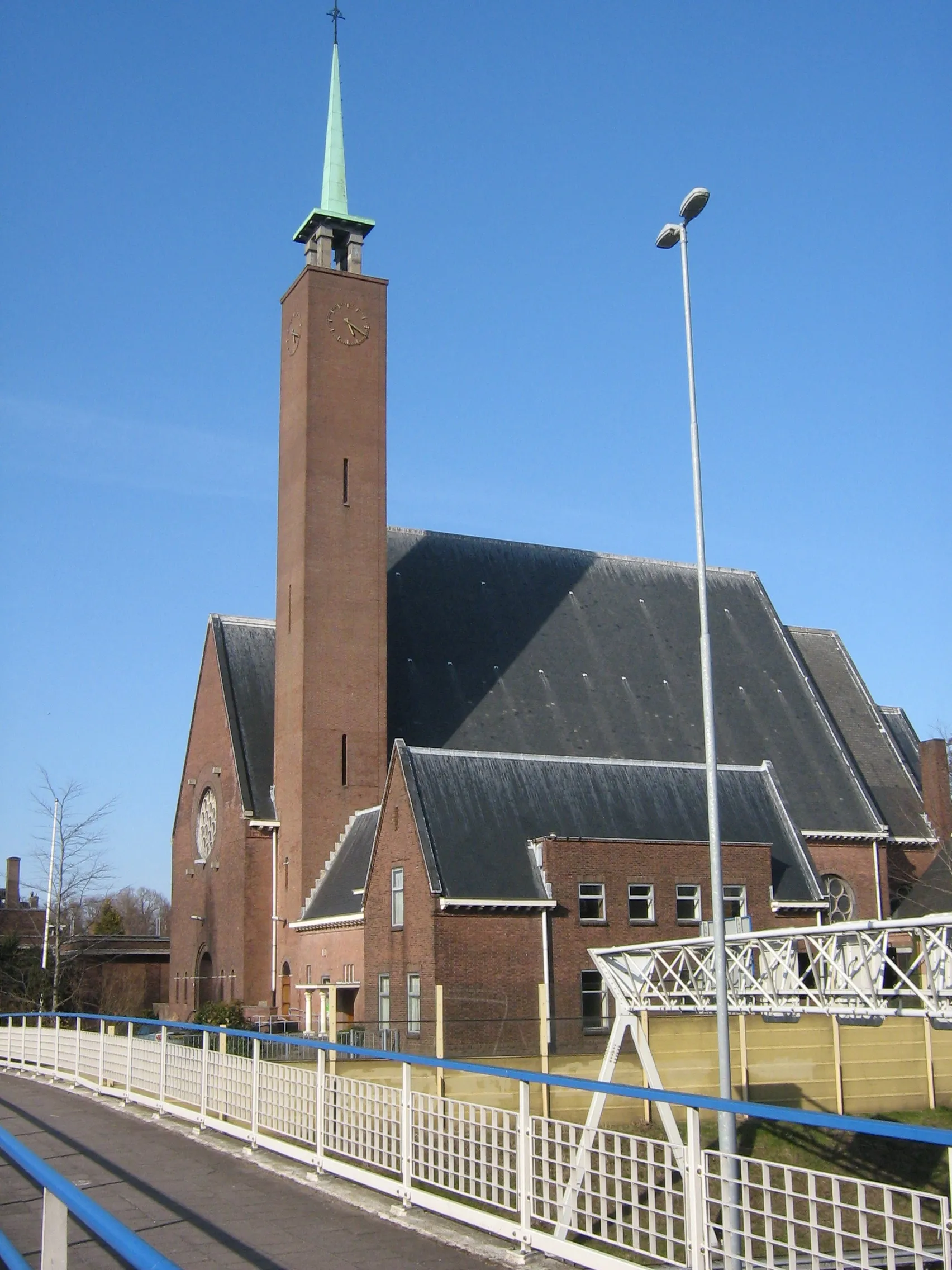 Photo showing: The Annakerk ("Anna's Church") at 22 Amsterdamseweg, Amstelveen, the Netherlands, seen from the southwest. This is a municipal monument registered as 0362/10122.