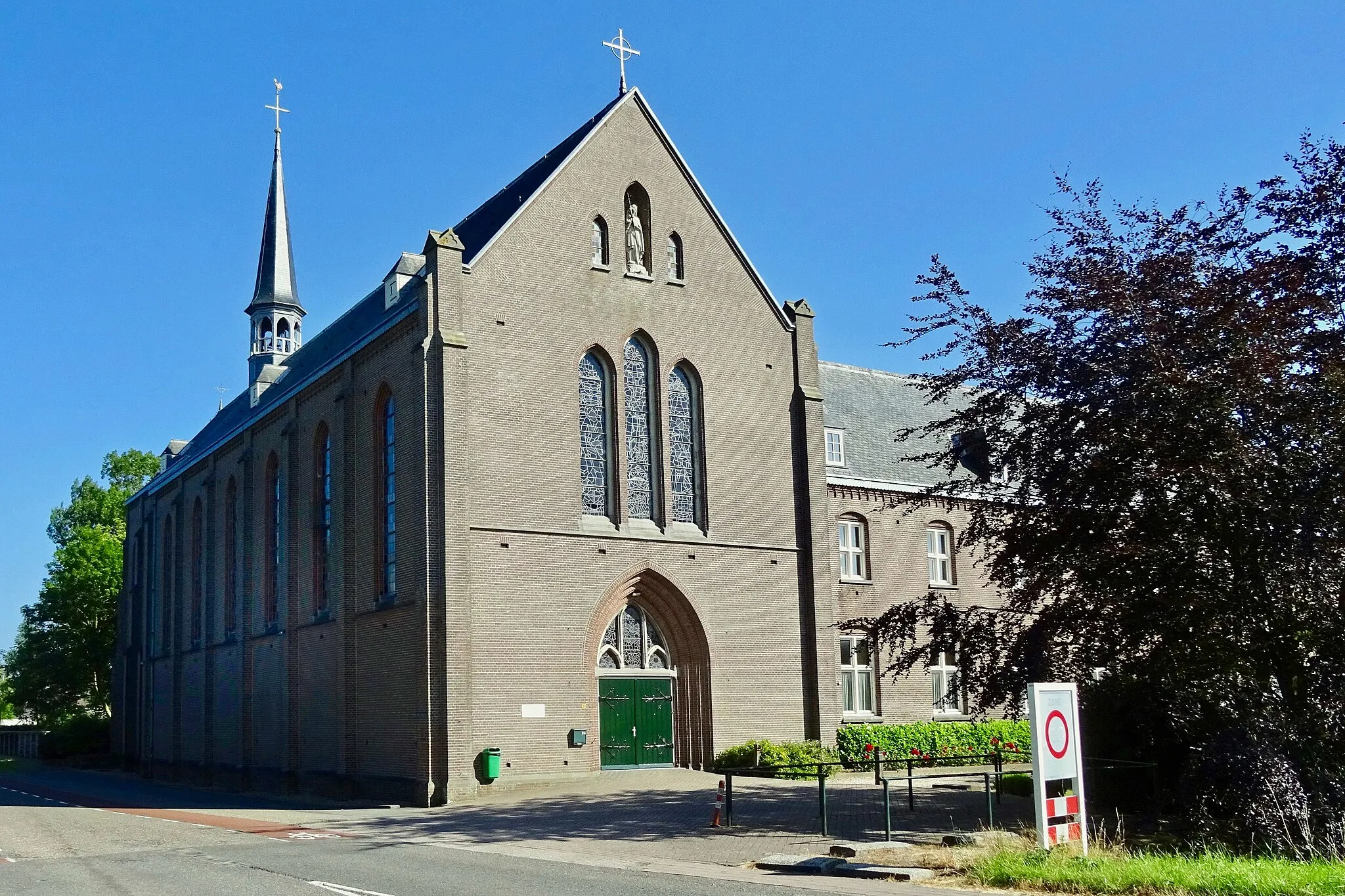 Photo showing: Voormalig Franciscanerklooster (en later Clarissenklooster) met  de O.L.V. Onbevlekt Ontvangenkerk in Nieuwe Niedorp