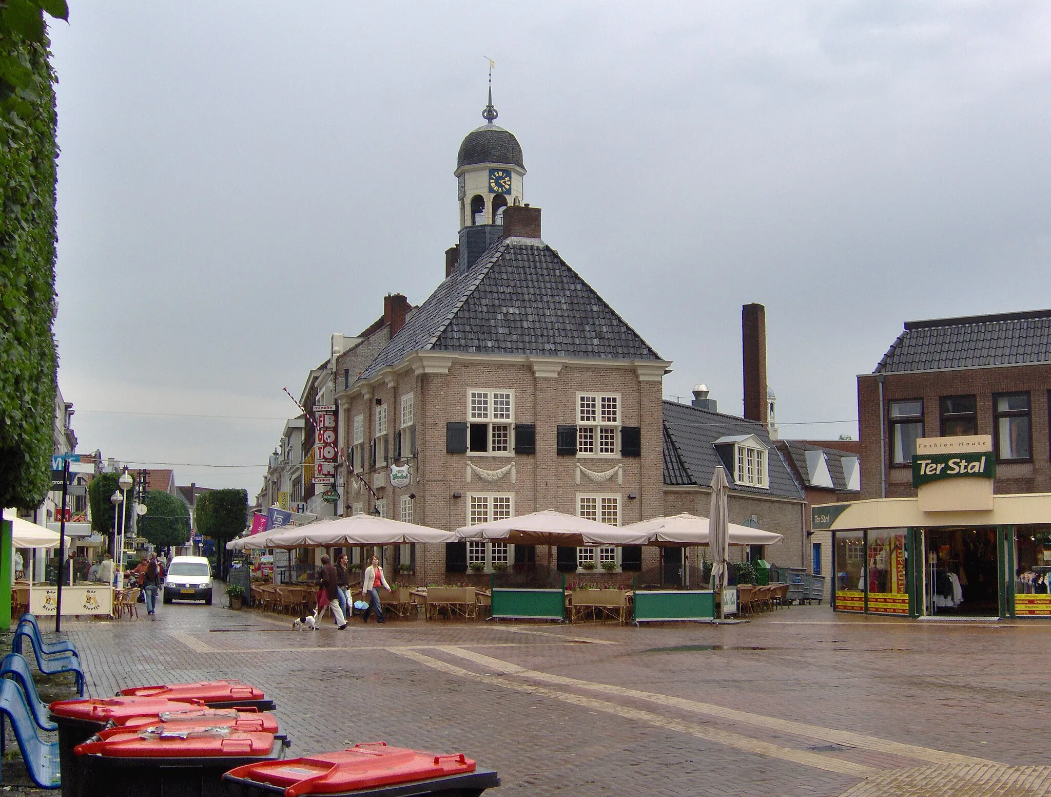 Photo showing: The square Koornmarkt in Almelo, Overijssel, The Netherlands