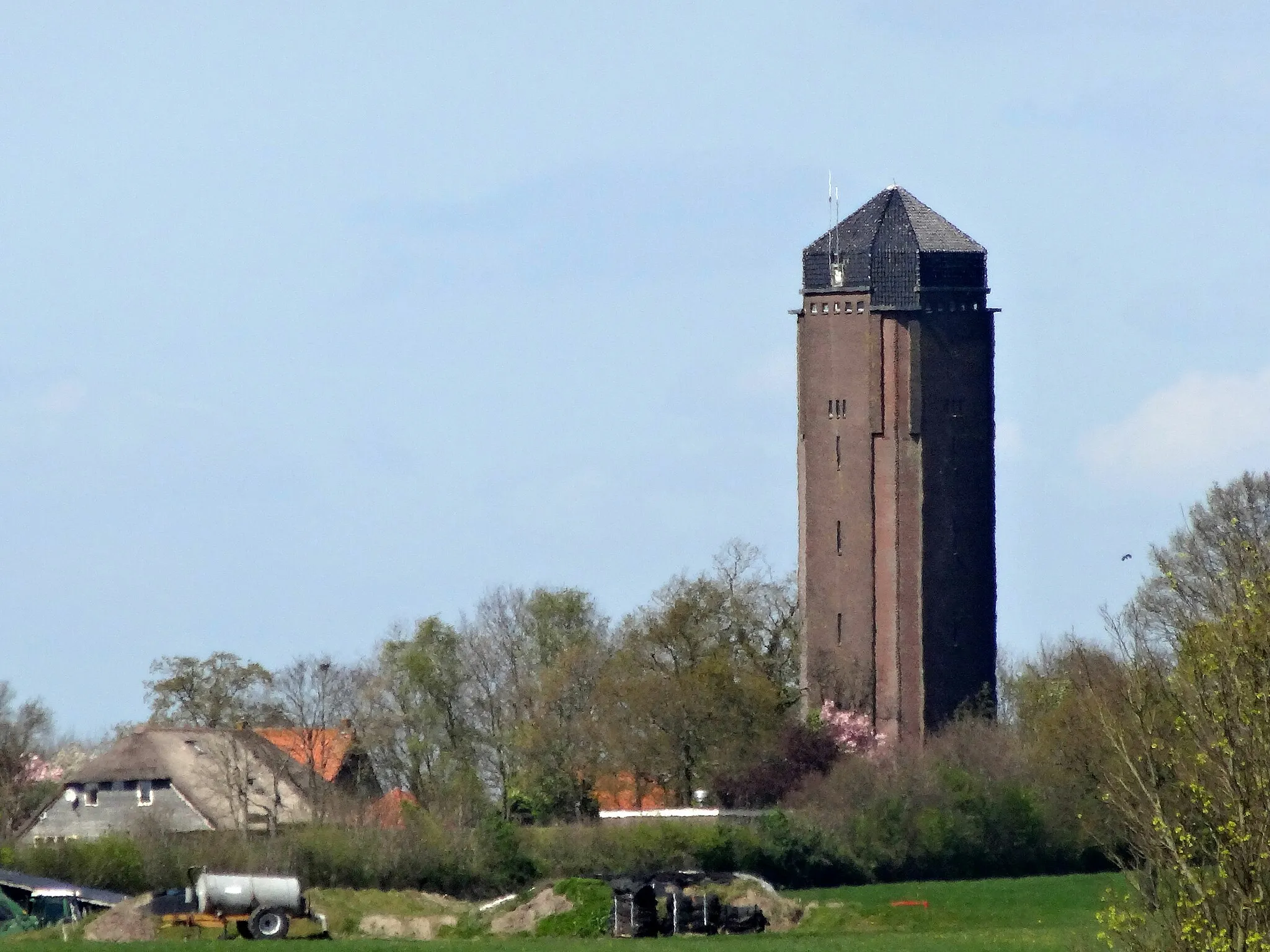 Photo showing: Zicht op de Watertoren van Tuk, gezien vanuit het zuiden