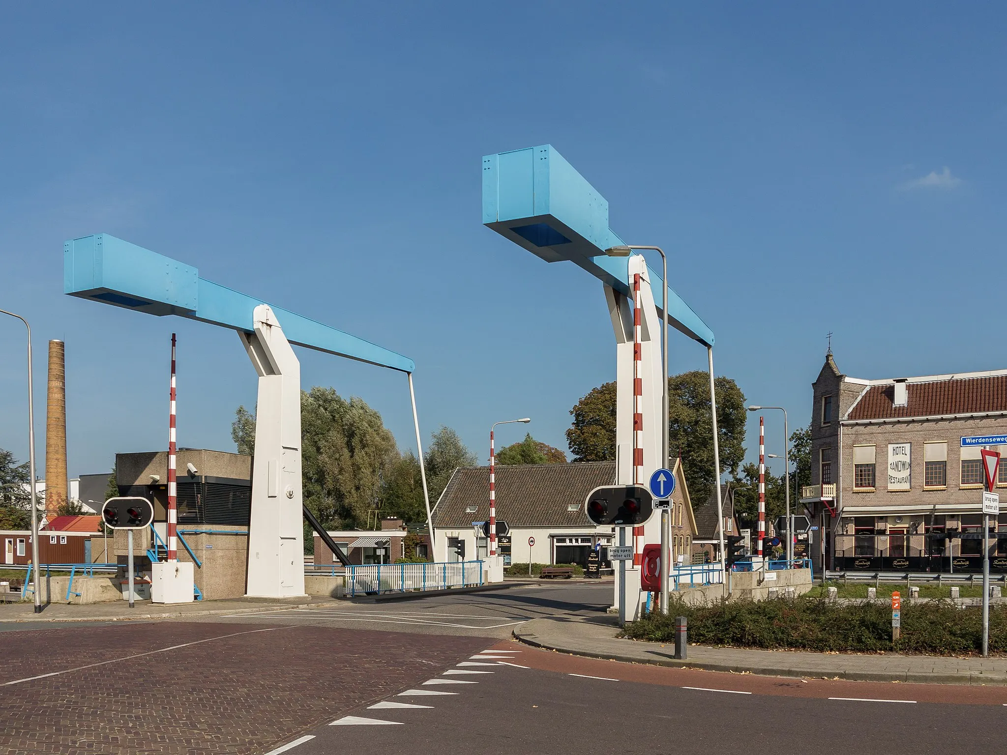Photo showing: Vriezenveen, drawing bridge in the street
