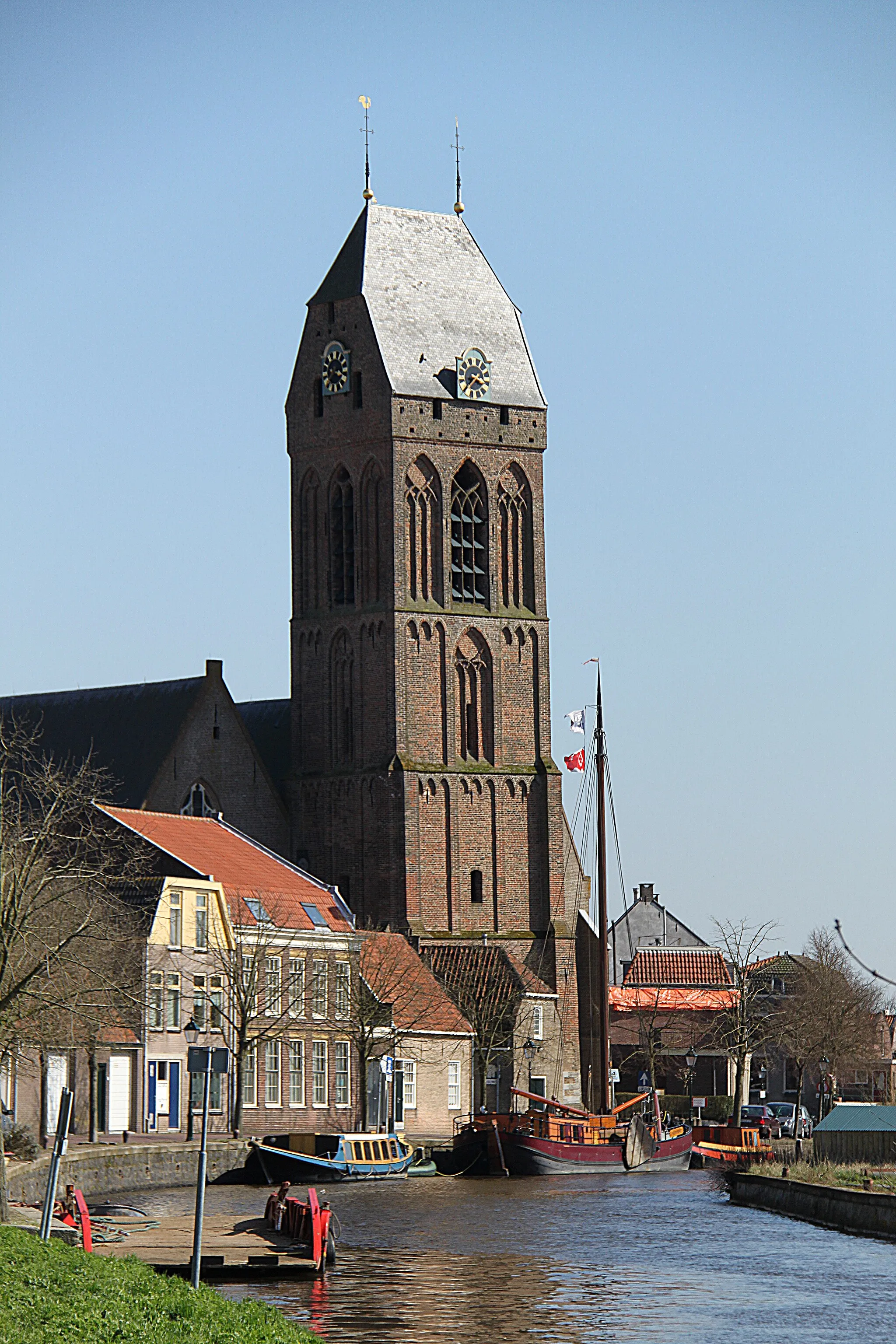 Photo showing: Tower of the Church of St. Michael at Oudewater in the Netherlands, a building that dates back to the 14th century.