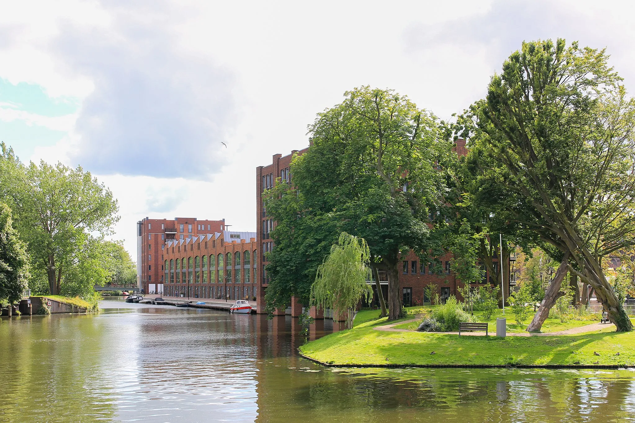 Photo showing: Singel en Defensie-eiland in Woerden, vlak bij het station