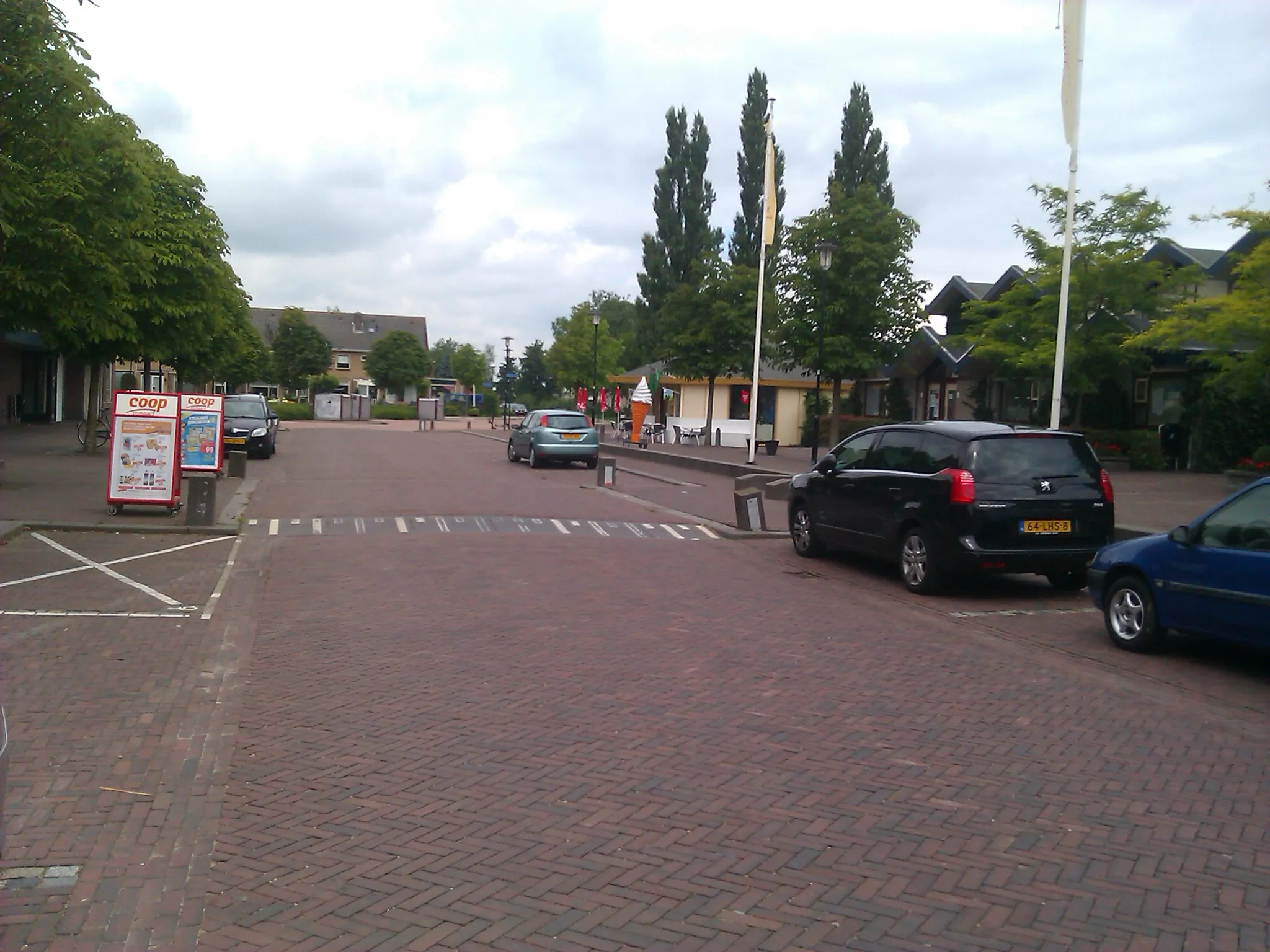 Photo showing: Middenweg, Zegveld