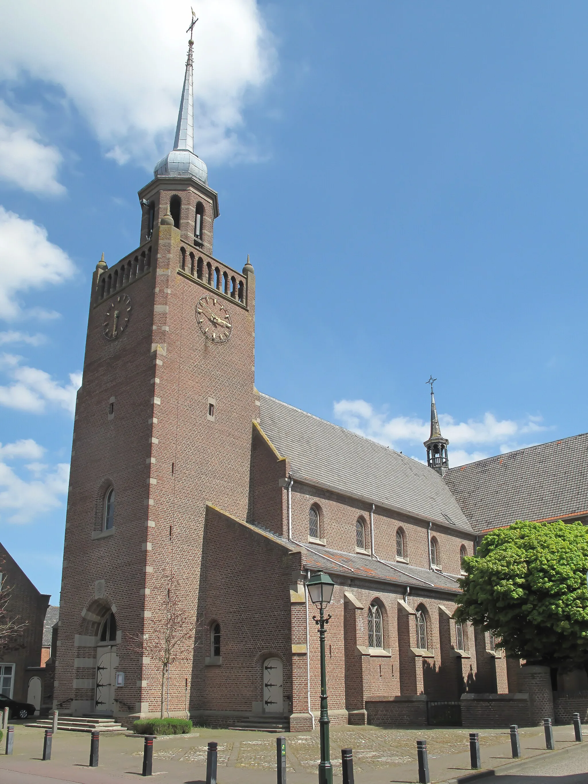 Photo showing: IJzendijke, church: de Onze Lieve Vrouw ten Hemelopnemingskerk