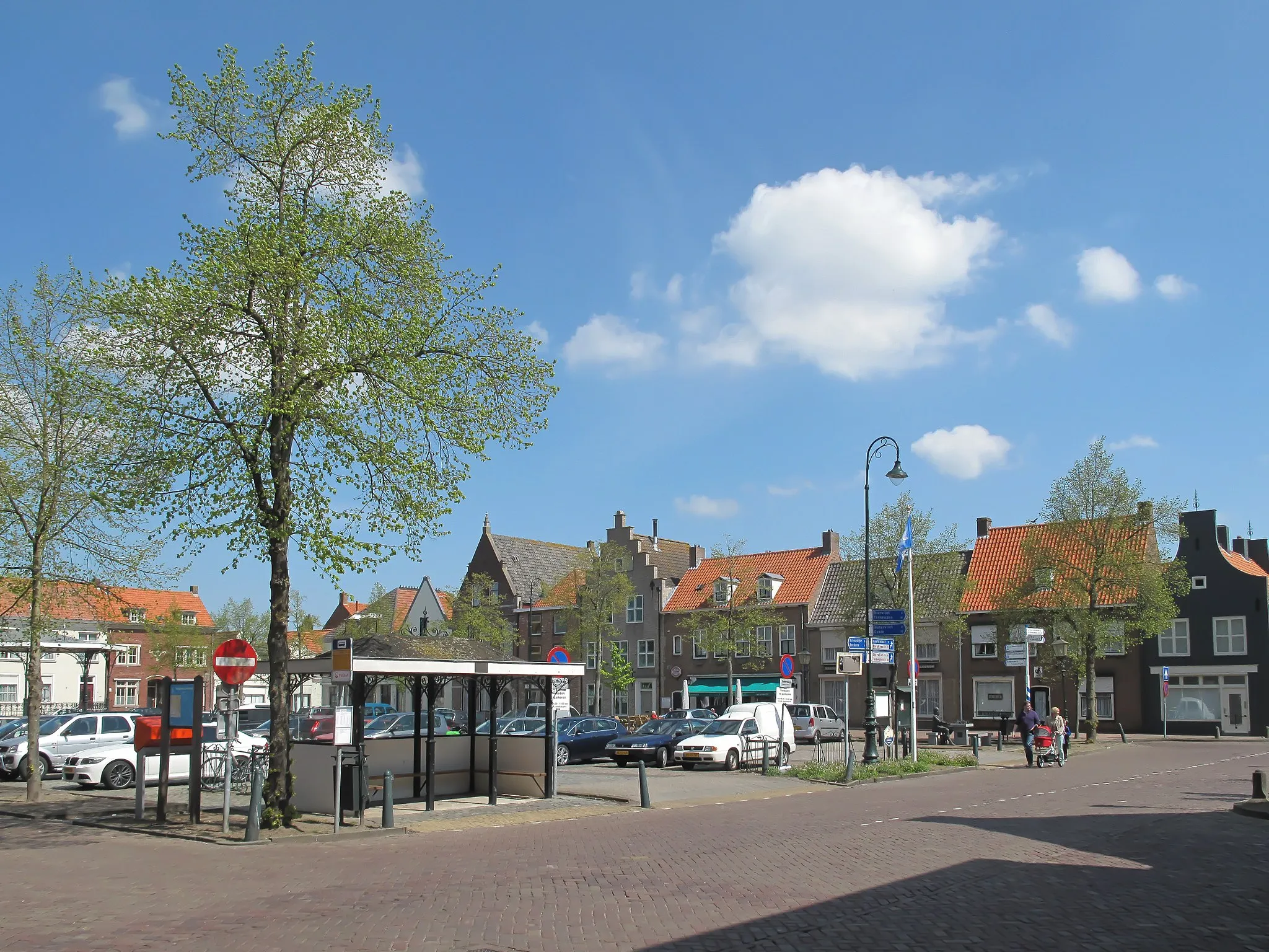 Photo showing: IJzendijke, central square