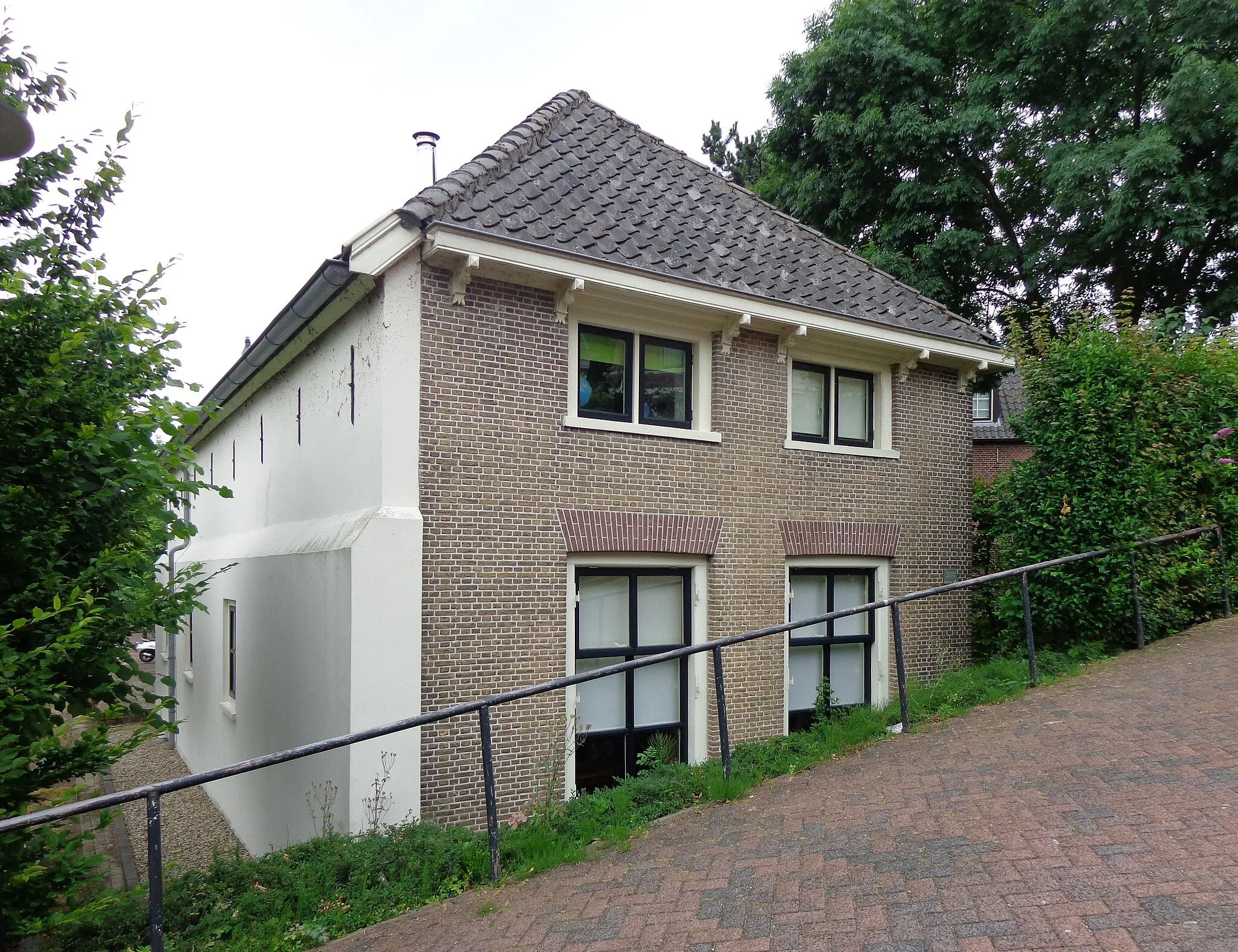 Photo showing: This is an image of a municipal monument in Hardinxveld-Giessendam with number