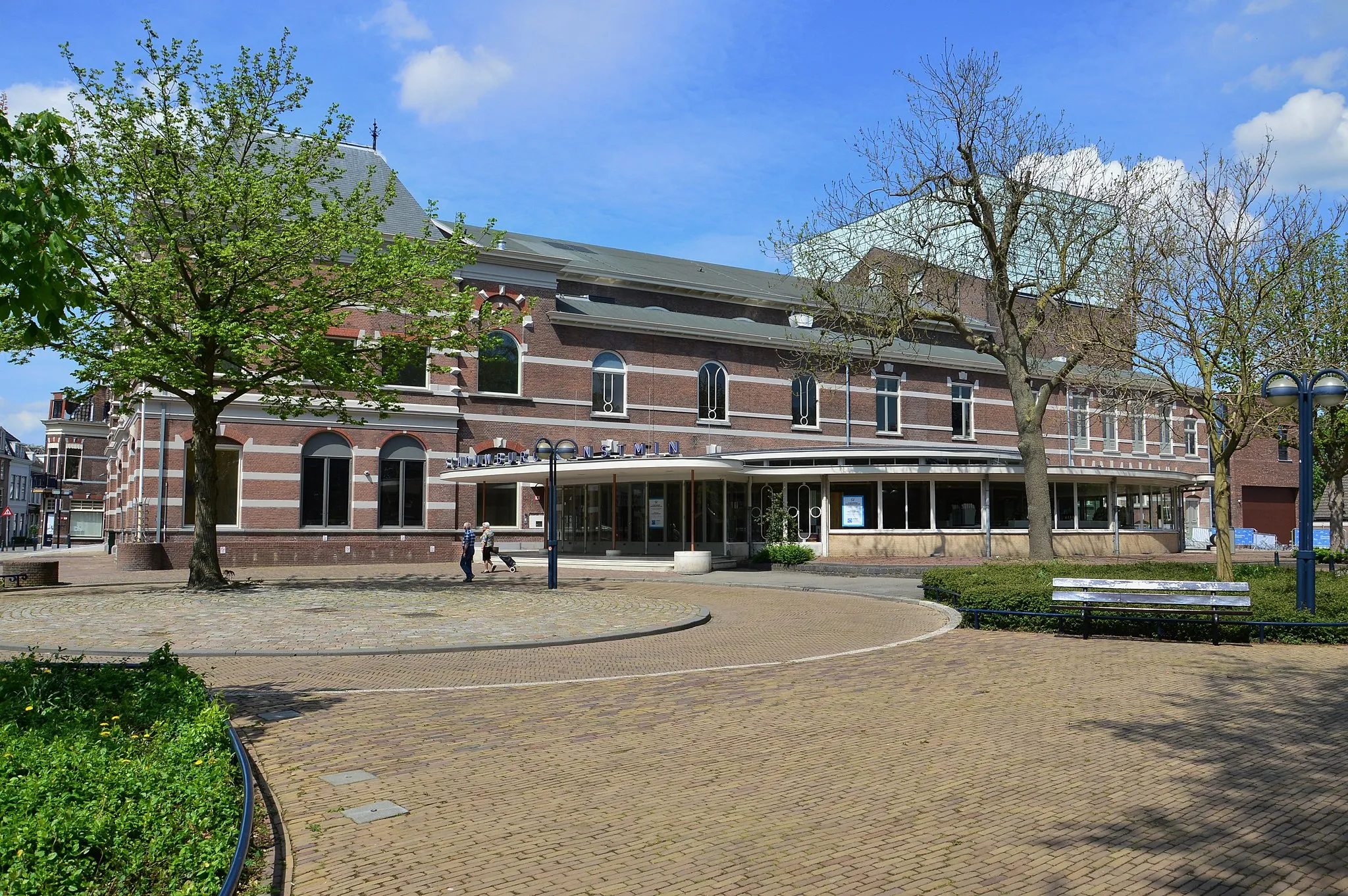 Photo showing: Theater Kunstmin, Dordrecht, the Netherlands. Exterior after restoration.