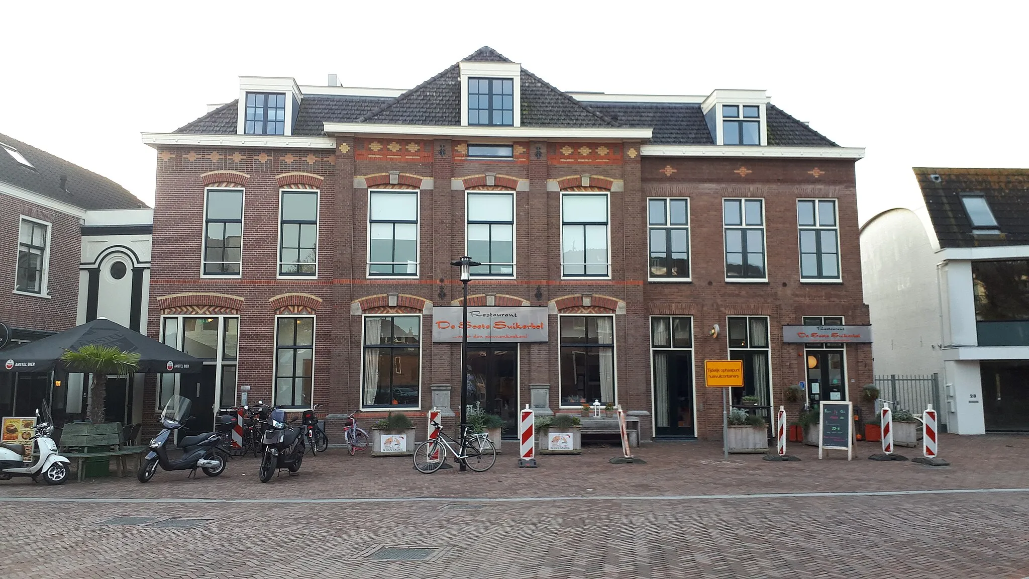 Photo showing: Voormalig postkantoor Hillegom, nu restaurant