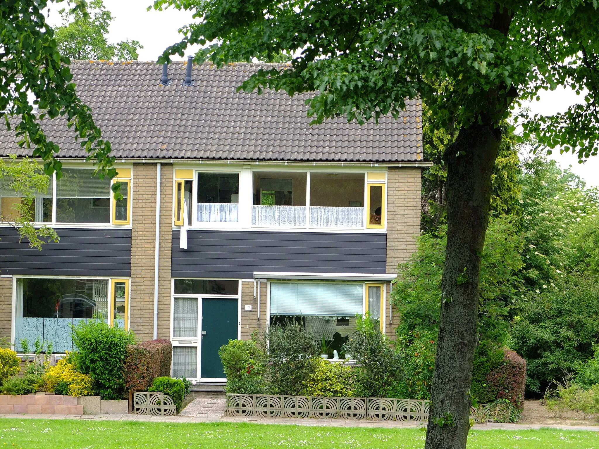 Photo showing: Zicht op een woning in een deel van de straat de Endenhout in Hoogvliet