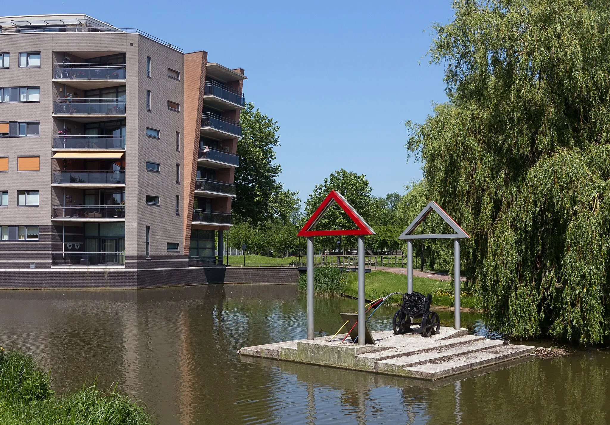 Photo showing: Maassluis, floating street art