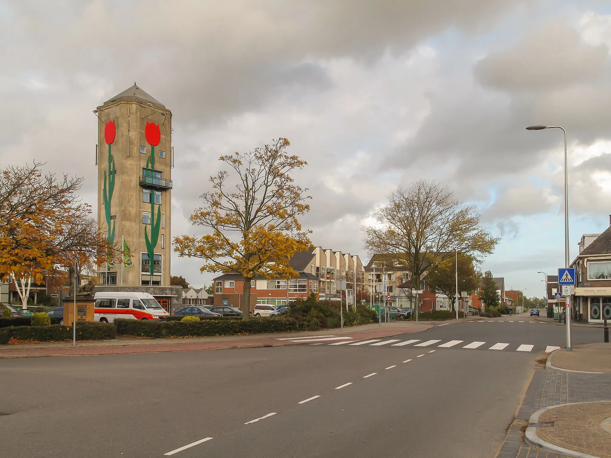 Photo showing: Roelofarendsveen, water tower in the street