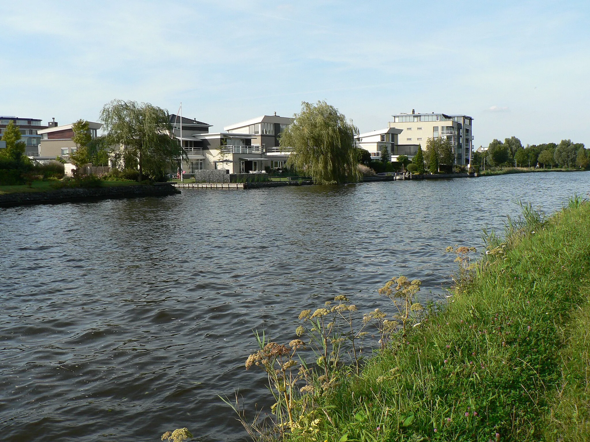 Photo showing: Starrenburg I at the other side of the Vliet (Voorschoten, NL)