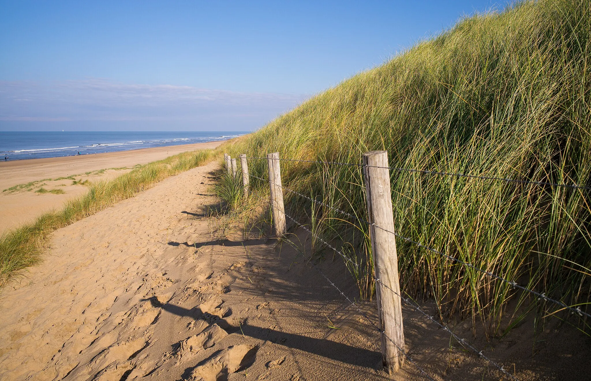 Photo showing: Autumn Beach