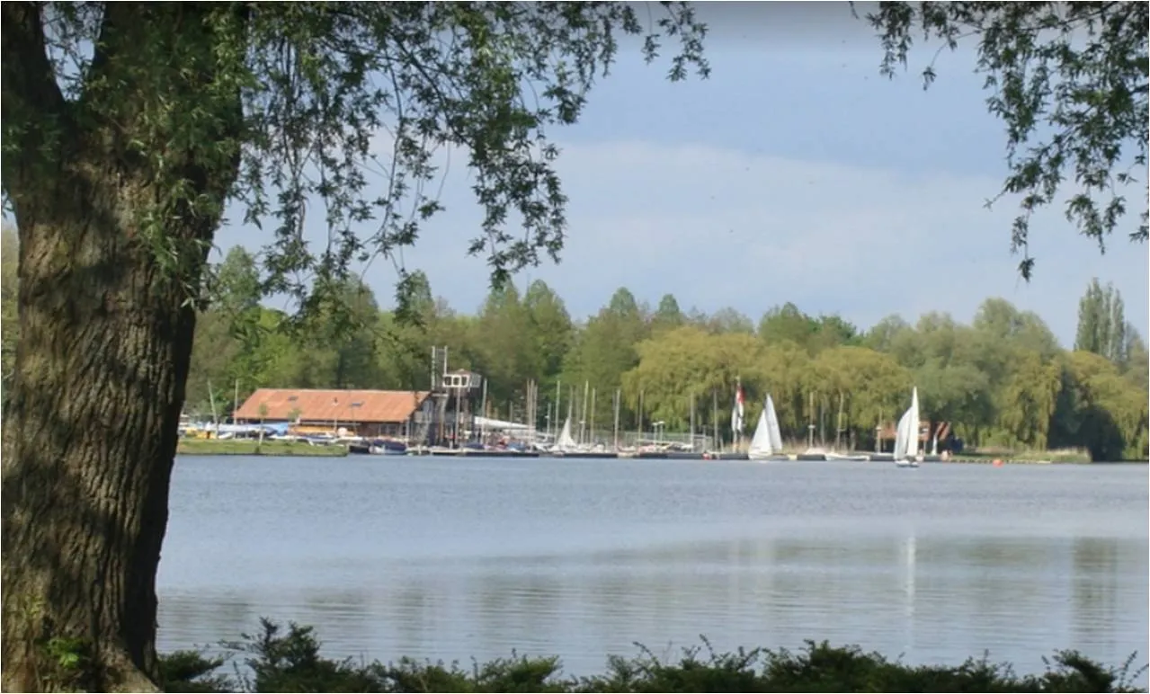 Photo showing: Lago Binnenbedijked Maas, Holanda
