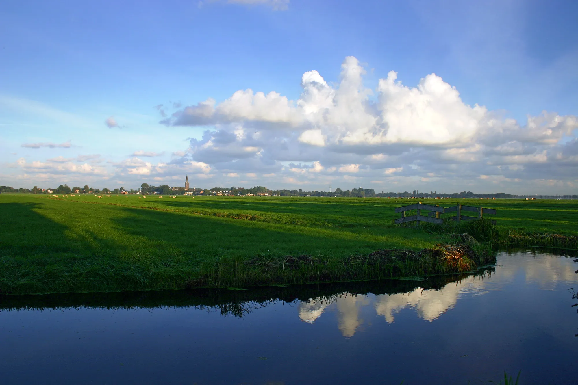 Photo showing: View of Zoeterwoude-Zuidbuurt from Zoeterwoude-Weipoort