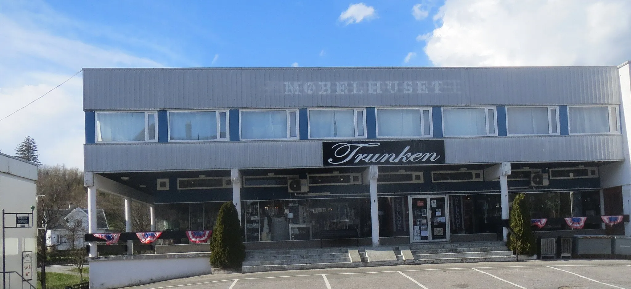 Photo showing: Trunken (The Trunk) a store in Vanse, Norway