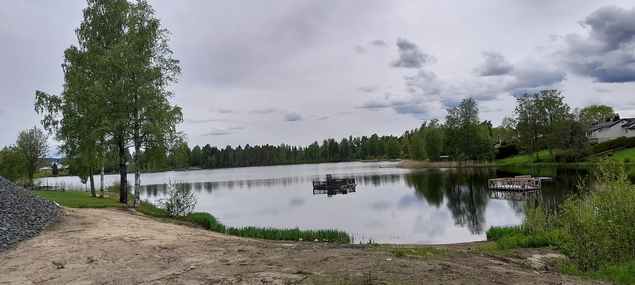 Photo showing: Sagtjernet ligger sør i bydelen Søbakken en bydel i Elverum.