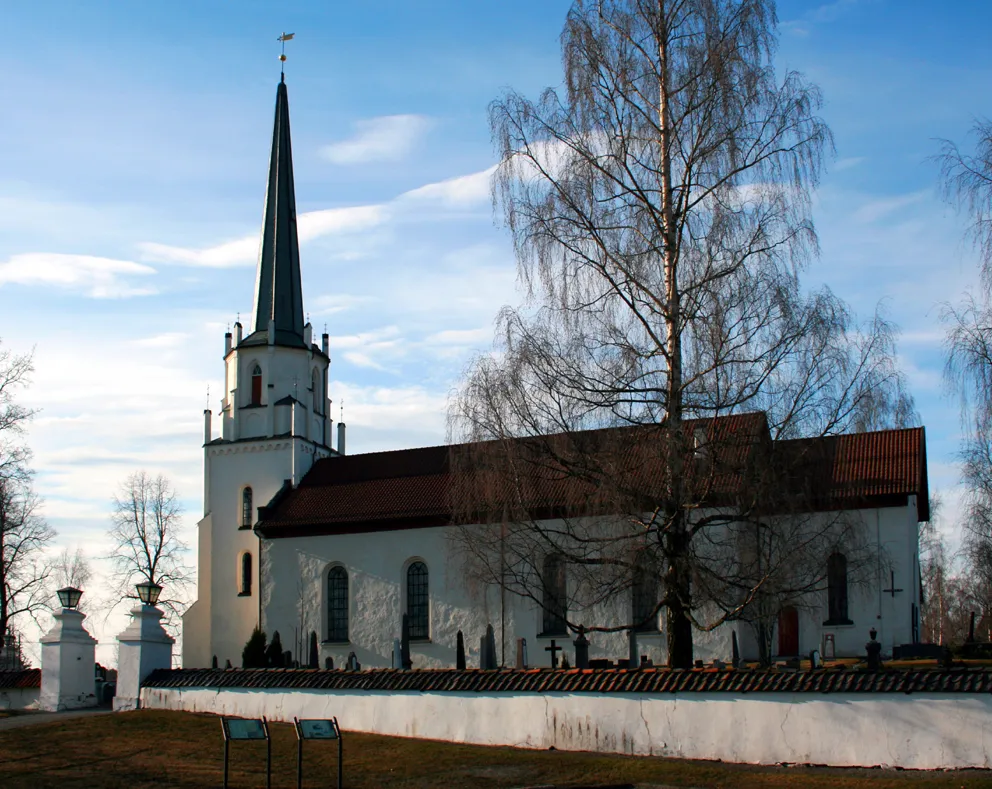 Photo showing: Løten kirke.