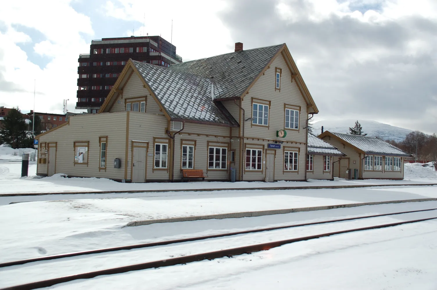 Photo showing: Tynset Railway Station, Tynset, Hedmark, Norway