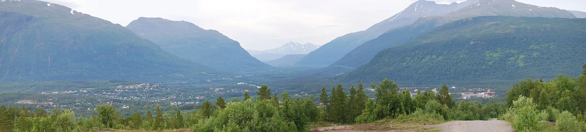 Photo showing: Setermoen town, Bardu municipitaly, Norway. Panorama view from military area