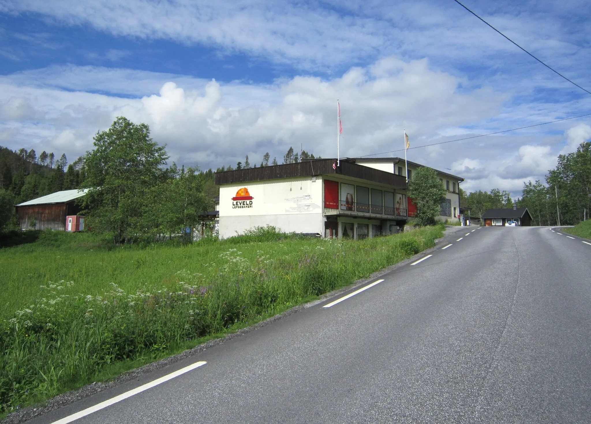 Photo showing: Leveld lefsebakeri ved fylkesvei 244
