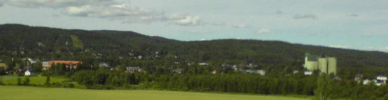 Photo showing: Bjørkelangen_sett_fra_Eidslia