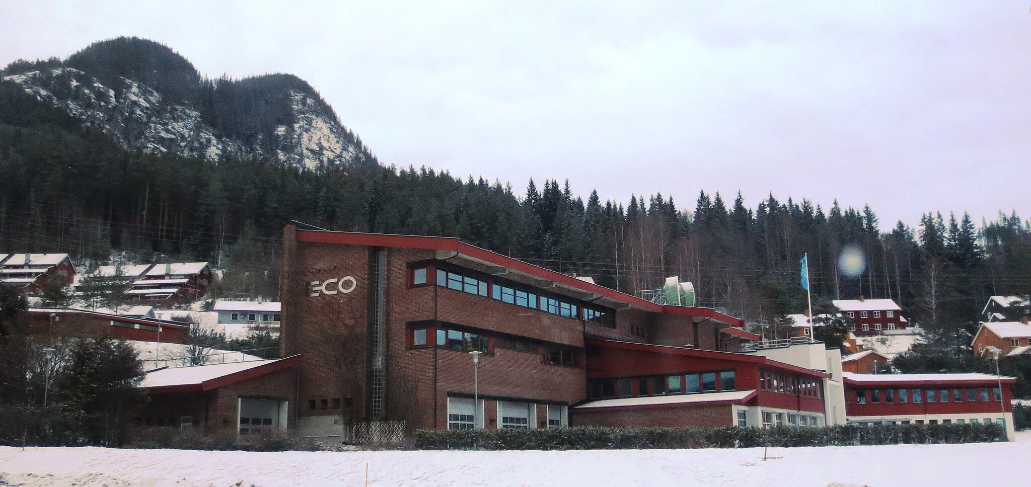 Photo showing: ECO Energi Office in Gol, Hallinggdal (Buskerud county, Norway). ECO Energi is the energy Company of Oslo. They have acquired Hallingkraft in Hallingdal, one of the mountainous areas which provide Oslo with hydroelectric power.