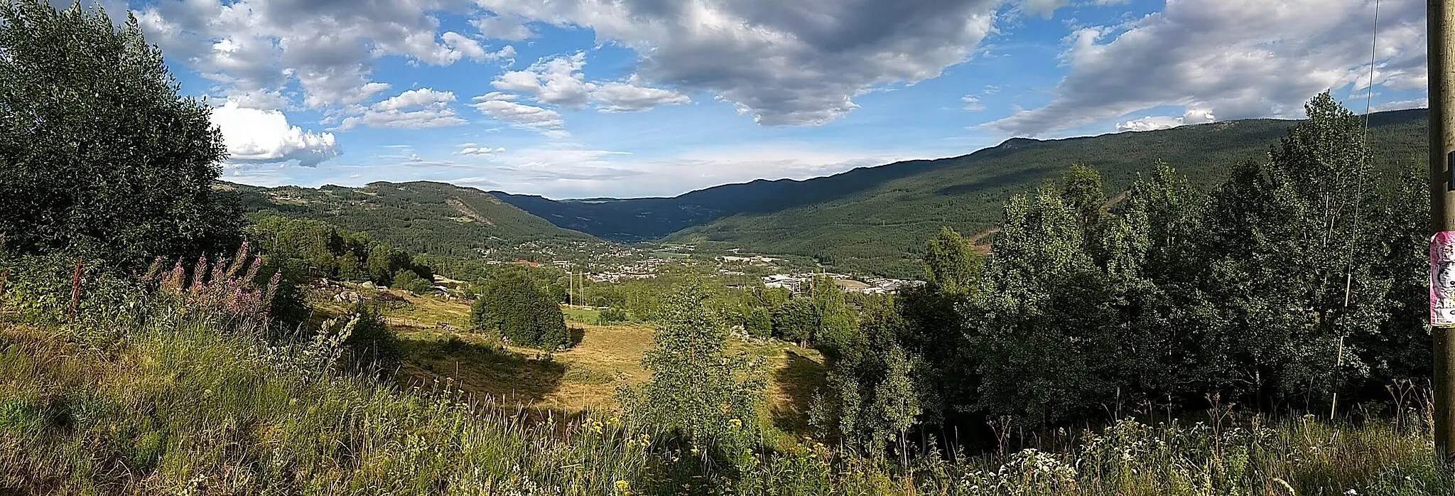 Photo showing: panoramic view over Gol, Norway, seen from the Folkehogskole, Skagevegen