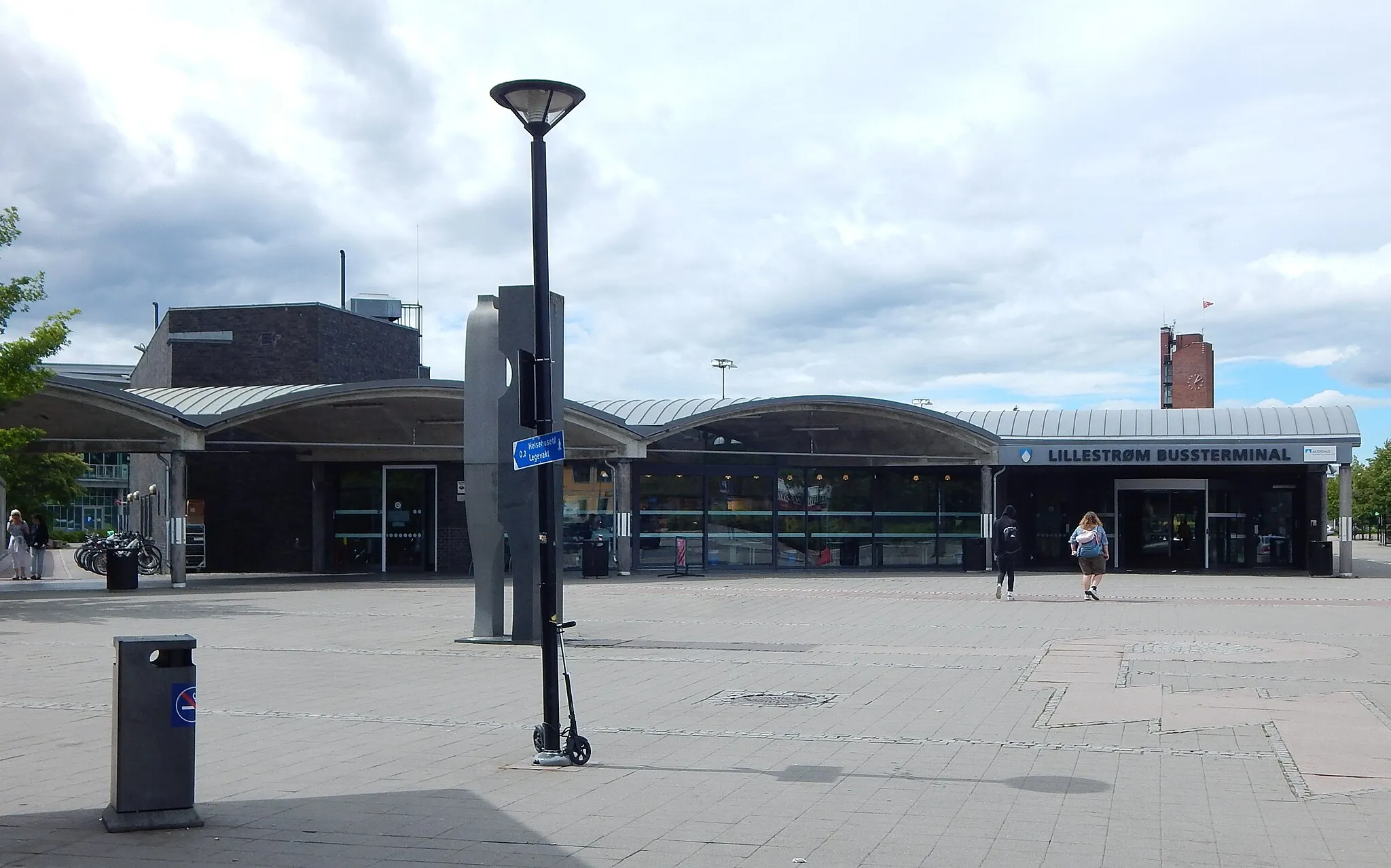 Photo showing: Lillestrøm bussterminal, like ved siden av Lillestrøm stasjon