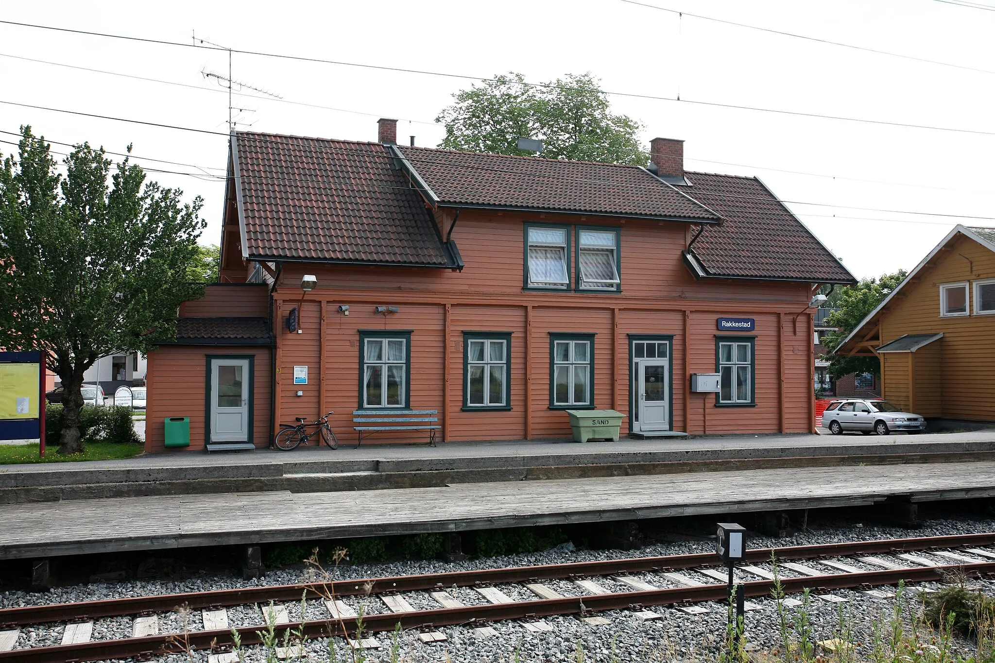 Photo showing: Picture of Rakkestad Railway Station (Norway)