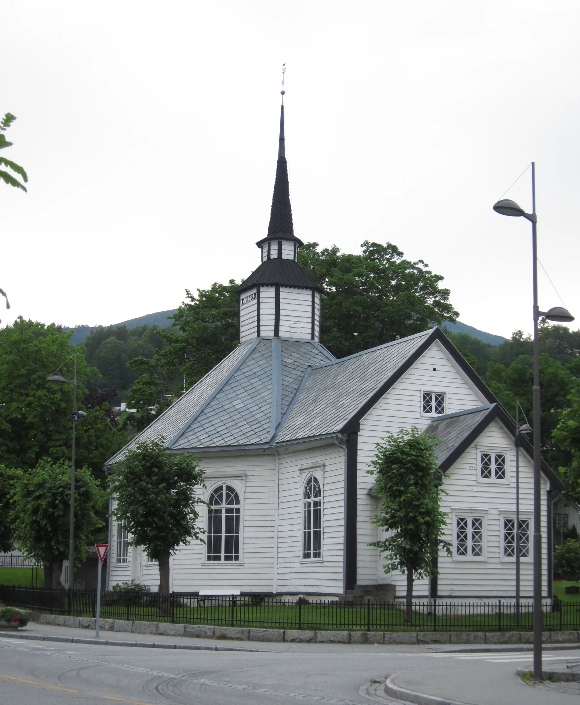 Photo showing: Stranda church (Sunnmøre), seen from east