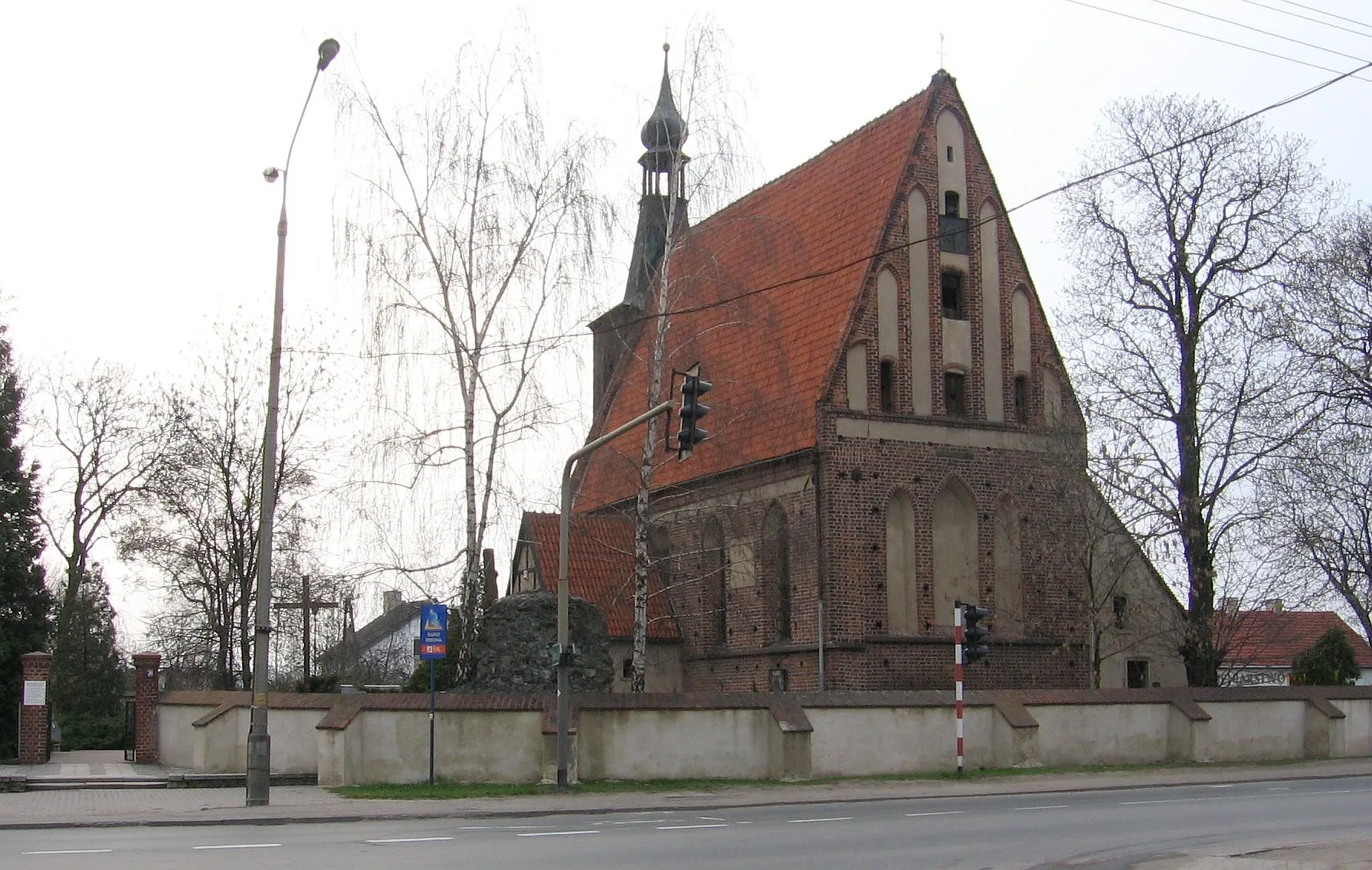 Photo showing: St. Andrew the Apostle Church (built 15th century) in Bielany Wrocławskie south of Wrocław, Poland